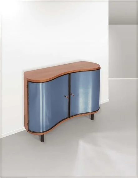 SOURCING / Pietro Chiesa; Mirrored Glass, Wood Cabinet for Fontana Arte, 1938. 

#interiordesign #design #interior #homedecor #architecture #home #decor #interiors #homedesign #art #interiordesigner #furniture #decoration #interiordecor #interiorstyl