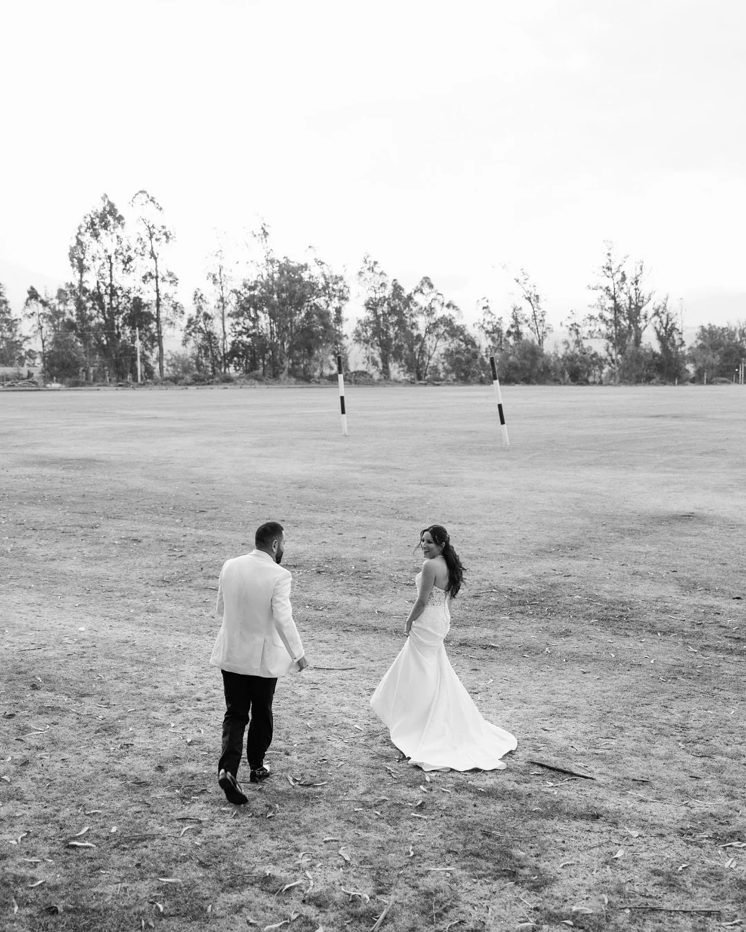Cocktail hour - moments - details - sun - love ❤️ 
.
@veriteweddingcinema 
@consuelocubidesq 
@paolacubidesweddingplanner 
@lapalma.ec 
@ssur.lab 
@djrickyserrano 
@decoelementsec 
.
.

#destinationwedding #ecuadorwedding #weddingphotographer #justma