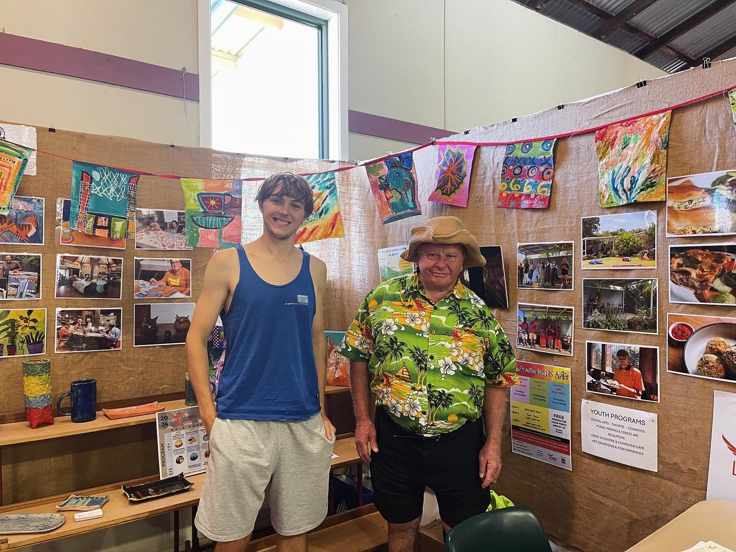 Great weekend at Macksville show! 

Phoenix artists totally killed it, winning prizes in all categories. We are so proud of everyone! 

Edward Barnes - 1st prize painting &amp; 3rd prize in ceramics 
Paul Gibson- 1st prize ceramics and highly commend
