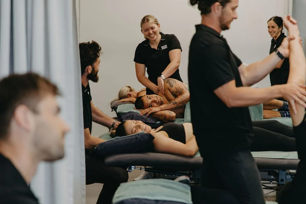 Chiropractor vs Physio vs Osteo: Which One Should You See for Pain, Injury or Recovery?