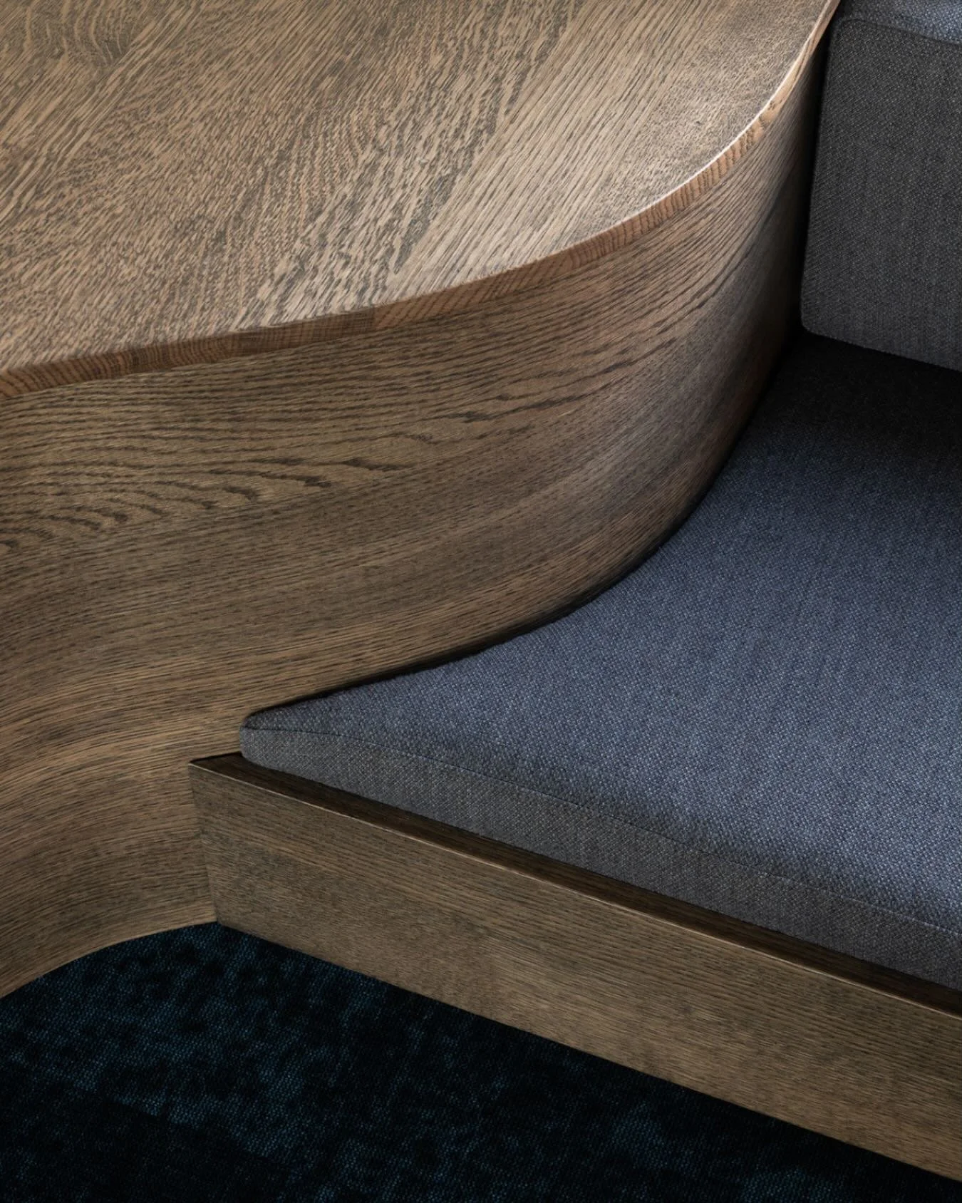 Agderpostens m&oslash;bel- og interi&oslash;rkonsept legger s&aelig;rlig vekt p&aring; produkter fra norske og skandinaviske produsenter, kombinert med h&aring;ndverk utf&oslash;rt av lokale m&oslash;belsnekkere.

Foto: Niklas Hart