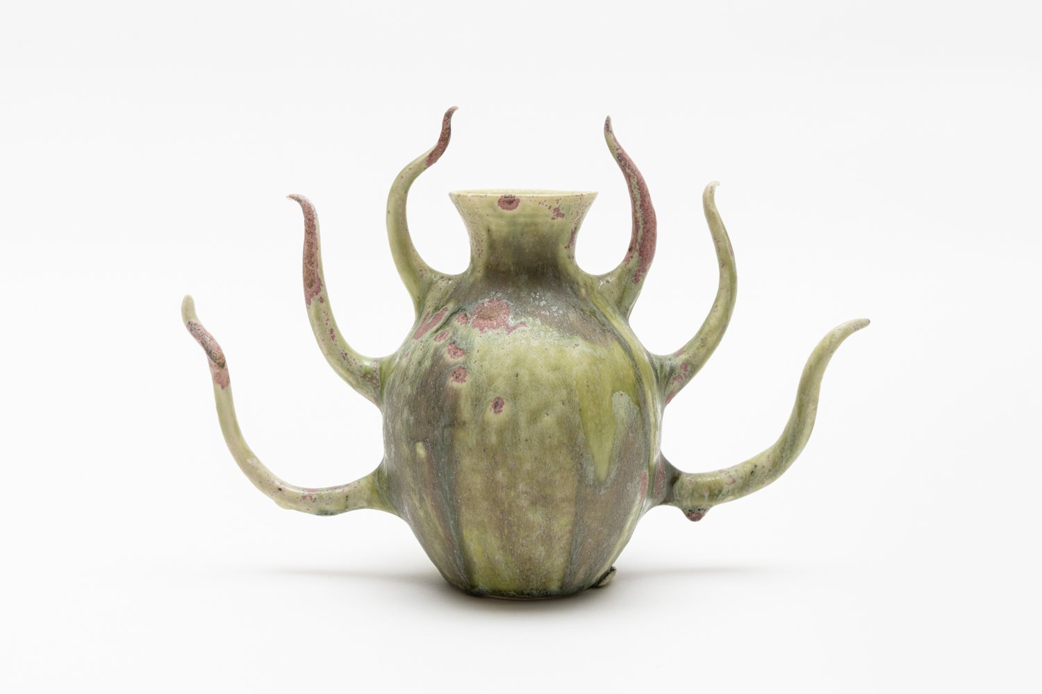 ©JanelleLow_2023_RMITCeramics_Studio_Lauren_Web-2.jpg