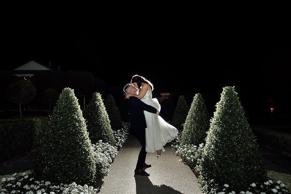 A quiet moment away from the celebrations for these two love birds😍
@shayna.marrocco @natho16
📸 @artsinmotion.wa
⛪️ @cavershamhouse
#perthweddings #perthwedding #perthbrideandgroom #perthbridal #firstdance #weddingdance #weddingdancelessonsw