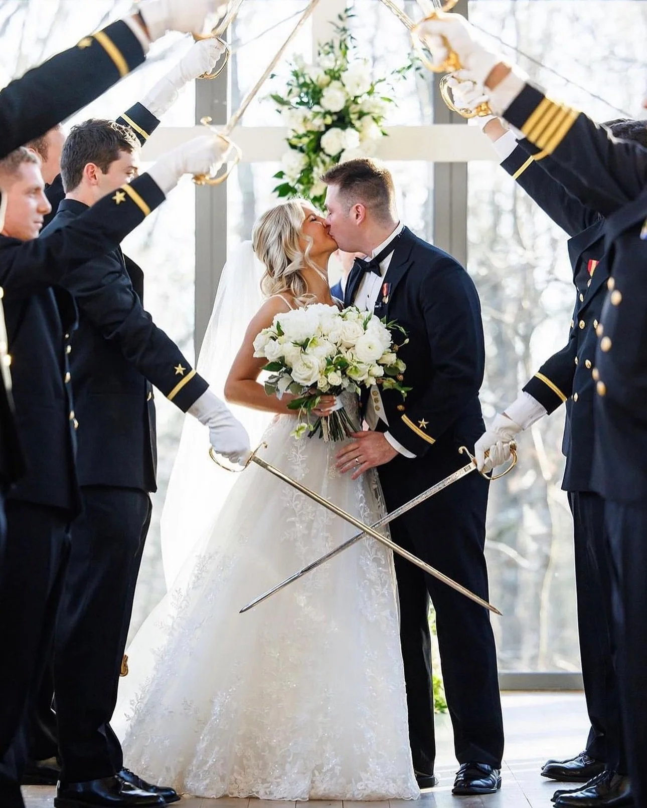 Today we celebrate Veteran&rsquo;s Day by honoring America&rsquo;s veterans for their patriotism, love of country, and willingness to serve and sacrifice for the common good. We are immensely grateful for your service! 🇺🇸❤️

📸: @robanddeanna