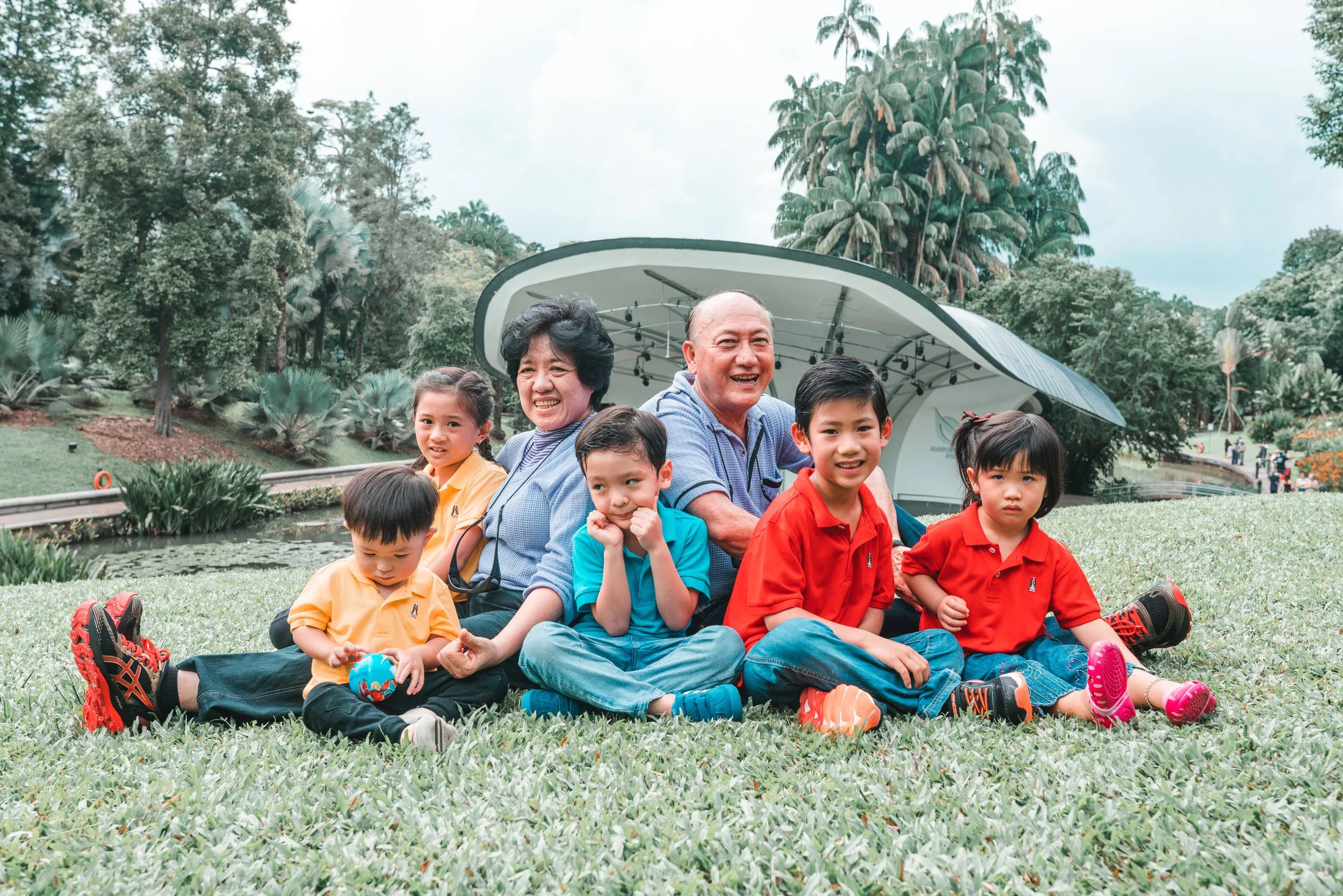 Grandparents-with-grandkids