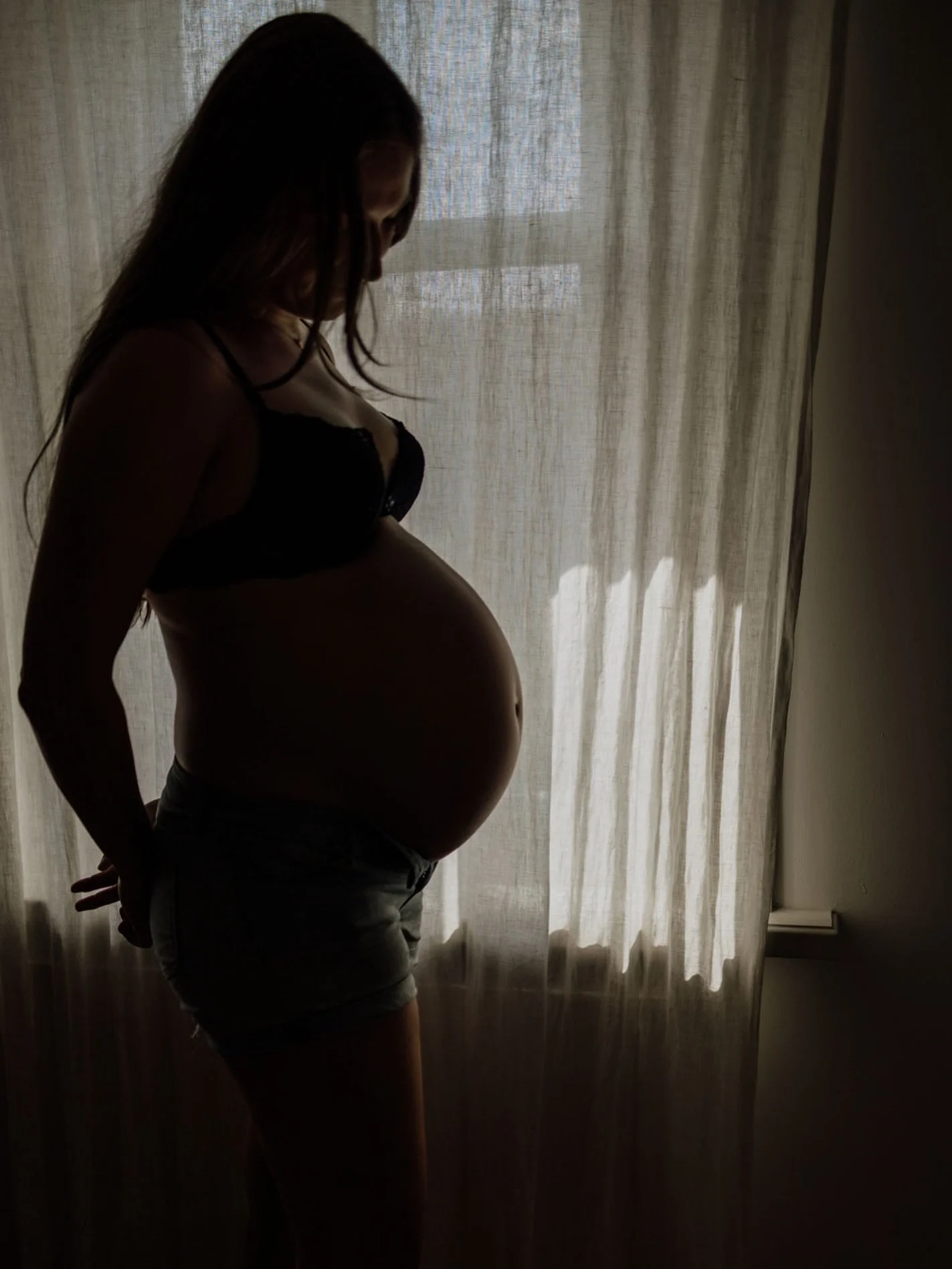 Die letzten Tage mit dir bei mir bevor sich das Leben einfach so sehr ver&auml;ndert ✨

#schwangerschaft #schwanger #mutterschaft #momtobe #becomingamom #motherhood #pregnant #pregnancy #familyphotography #homestory #familienfotografie #familienleben