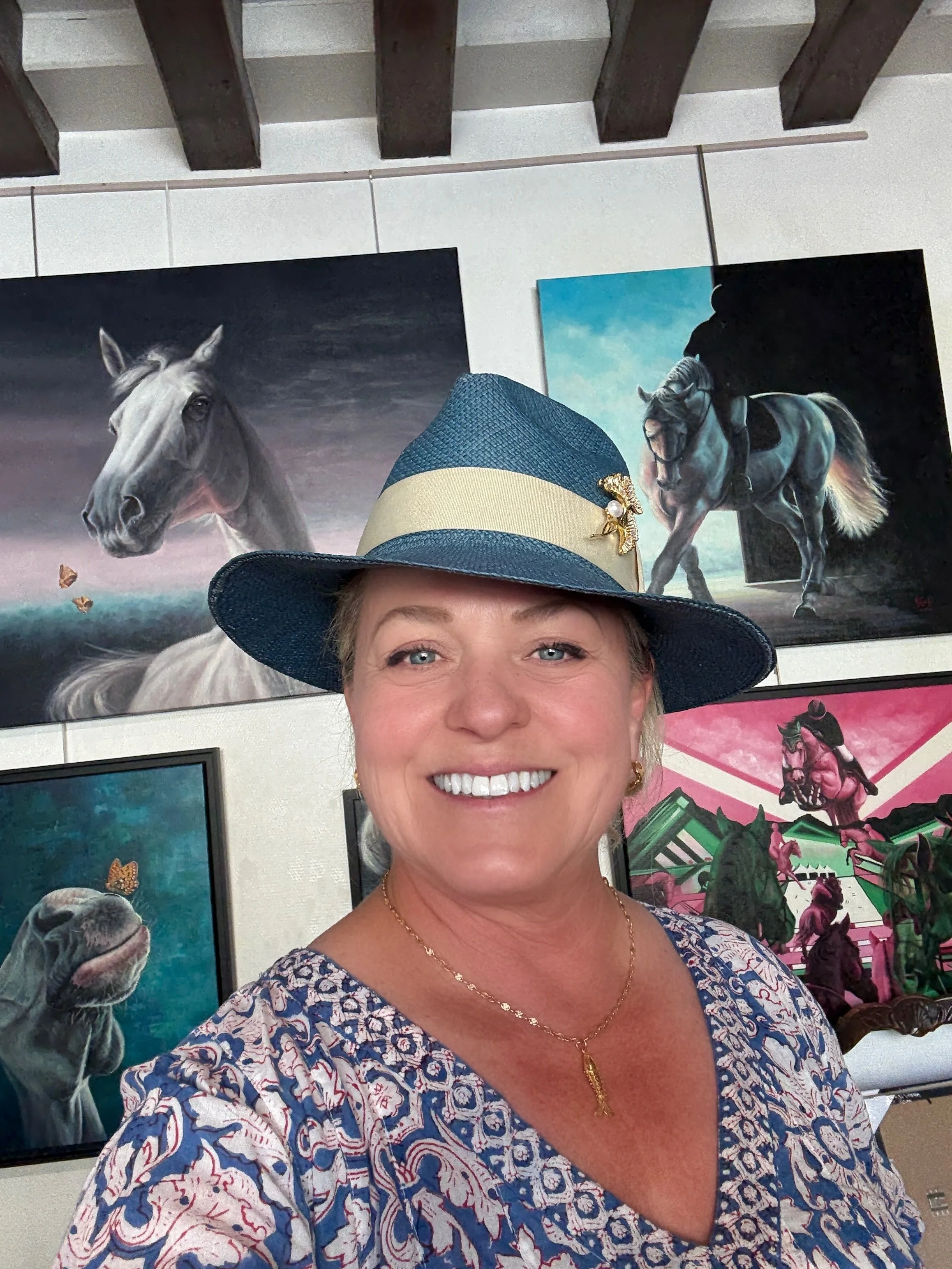 Contemporary oil painter Jeannine Flower with her equine paintings at art exposition at Galerie 39 Barbizon, France