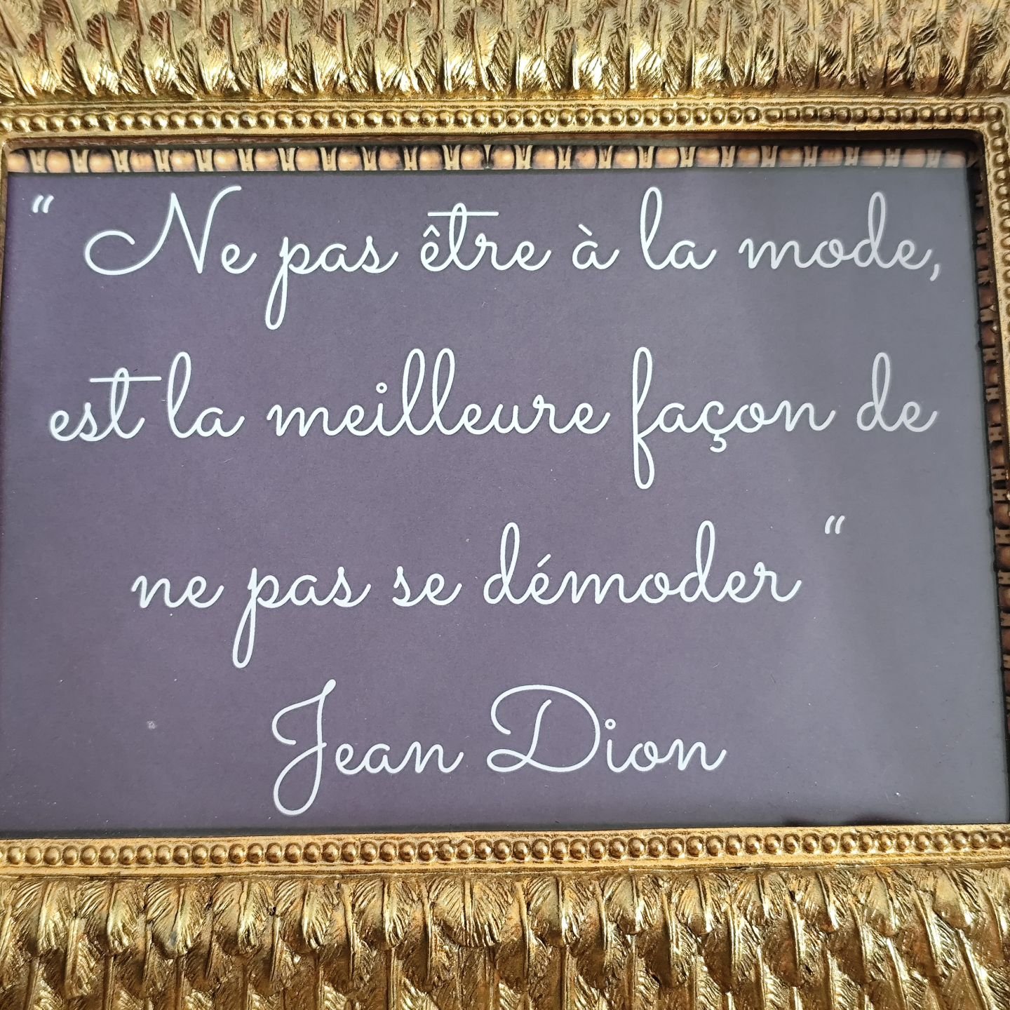 Es-tu d'accord avec &ccedil;a ?

Cette phrase est dans un cadre, dans la boutique et elle est tr&egrave;s appr&eacute;ci&eacute;e des clientes! 😉

C'est ma philosophie, tu en penses quoi ?

#nepassuivrelamode #chacunsonstyle #sedemarquer #singularit