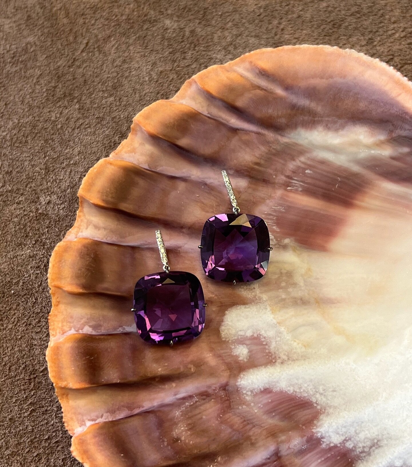 Amethyst &amp; Diamond Earrings 💜
.
.
.
#finejewelery #amethysts #amethystjewelry #diamondearings #jewleryoftheday #jewelryaddiction  #eclatjewels #instajewellery #newyork #springstyles #gem #bijoux #handmadejewelry #springjewelry