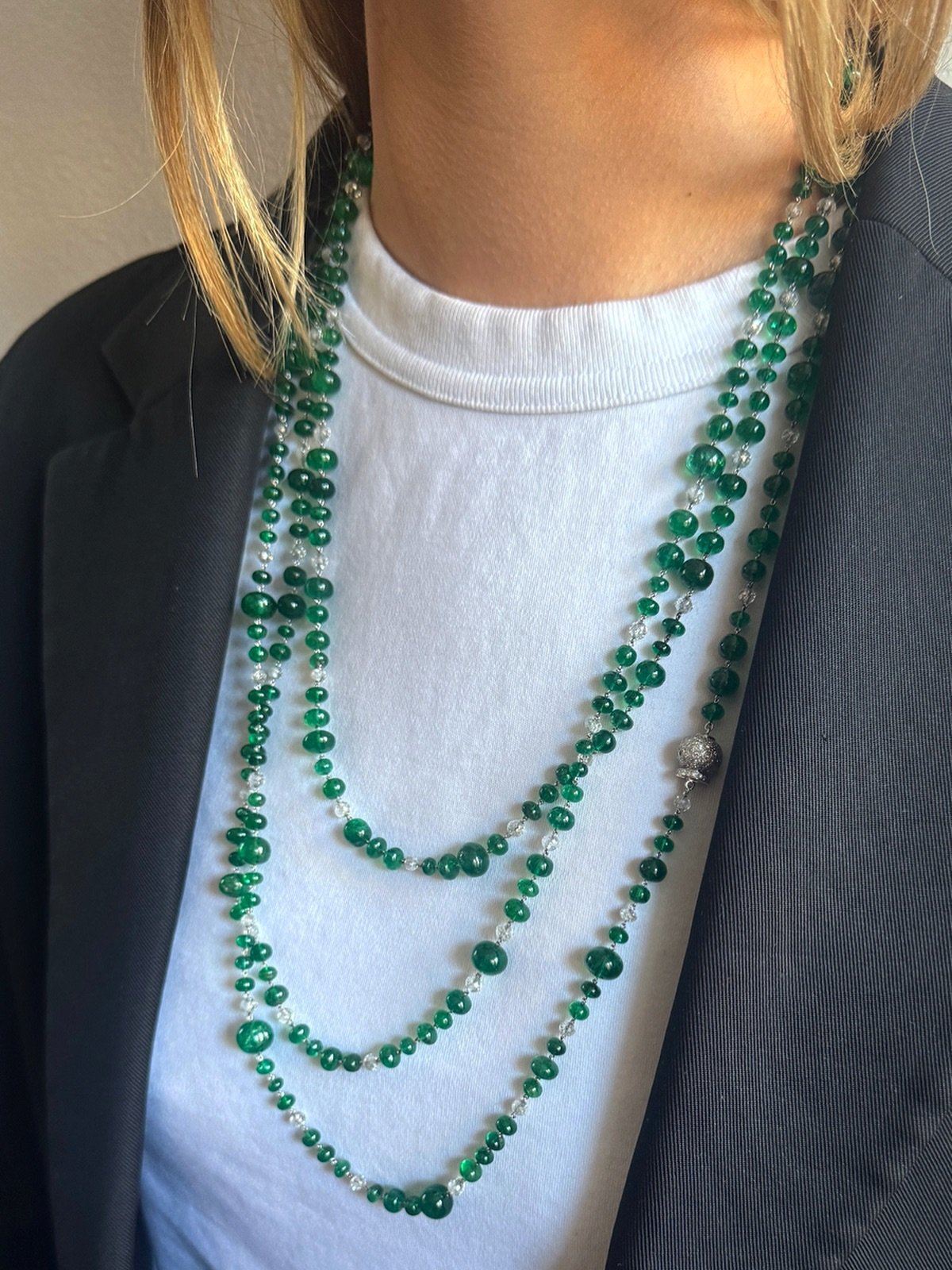 Emerald Bead &amp; Diamond Bead Chain 💚
.
.
.
#jewelry #jewellery #jewelrydesign #luxury #eclatjewels #emeraldnecklace #emeraldbeads #diamondchain #emeraldjewelry