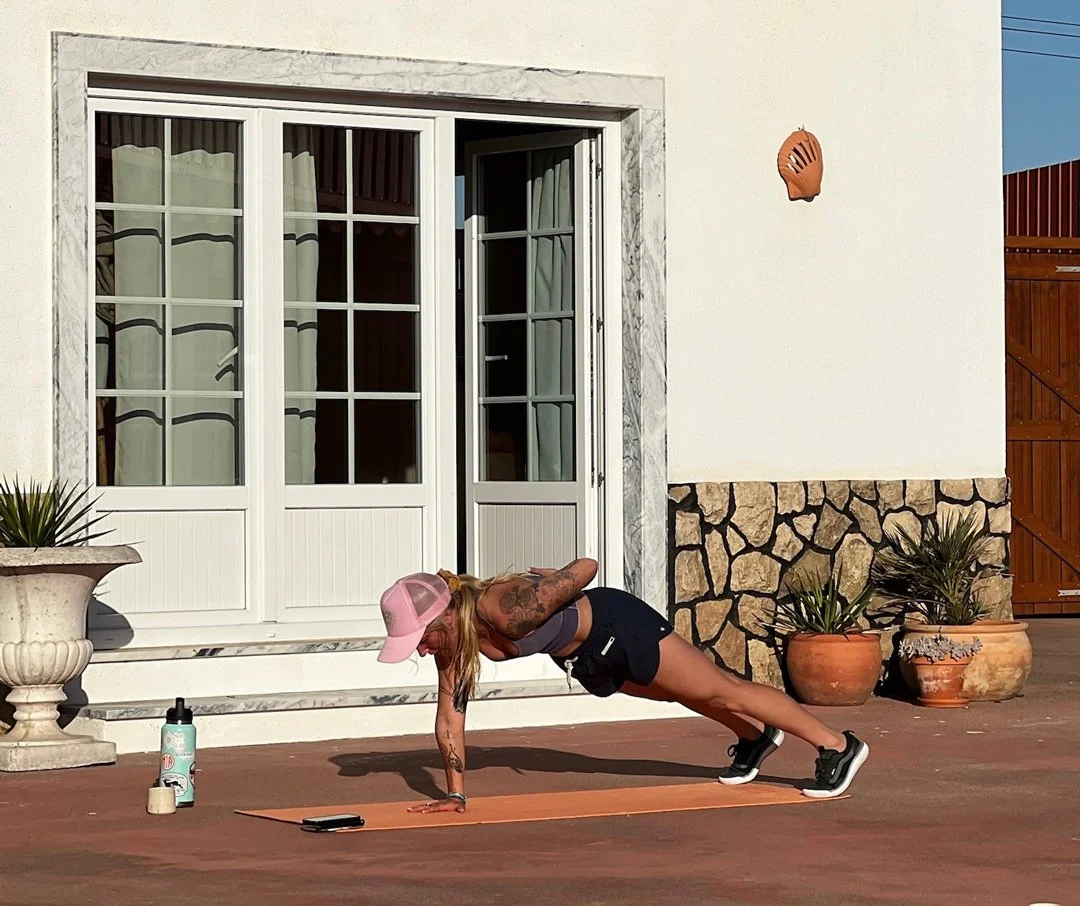 Sarah teaches Hiit and Flow on a wellness retreat.