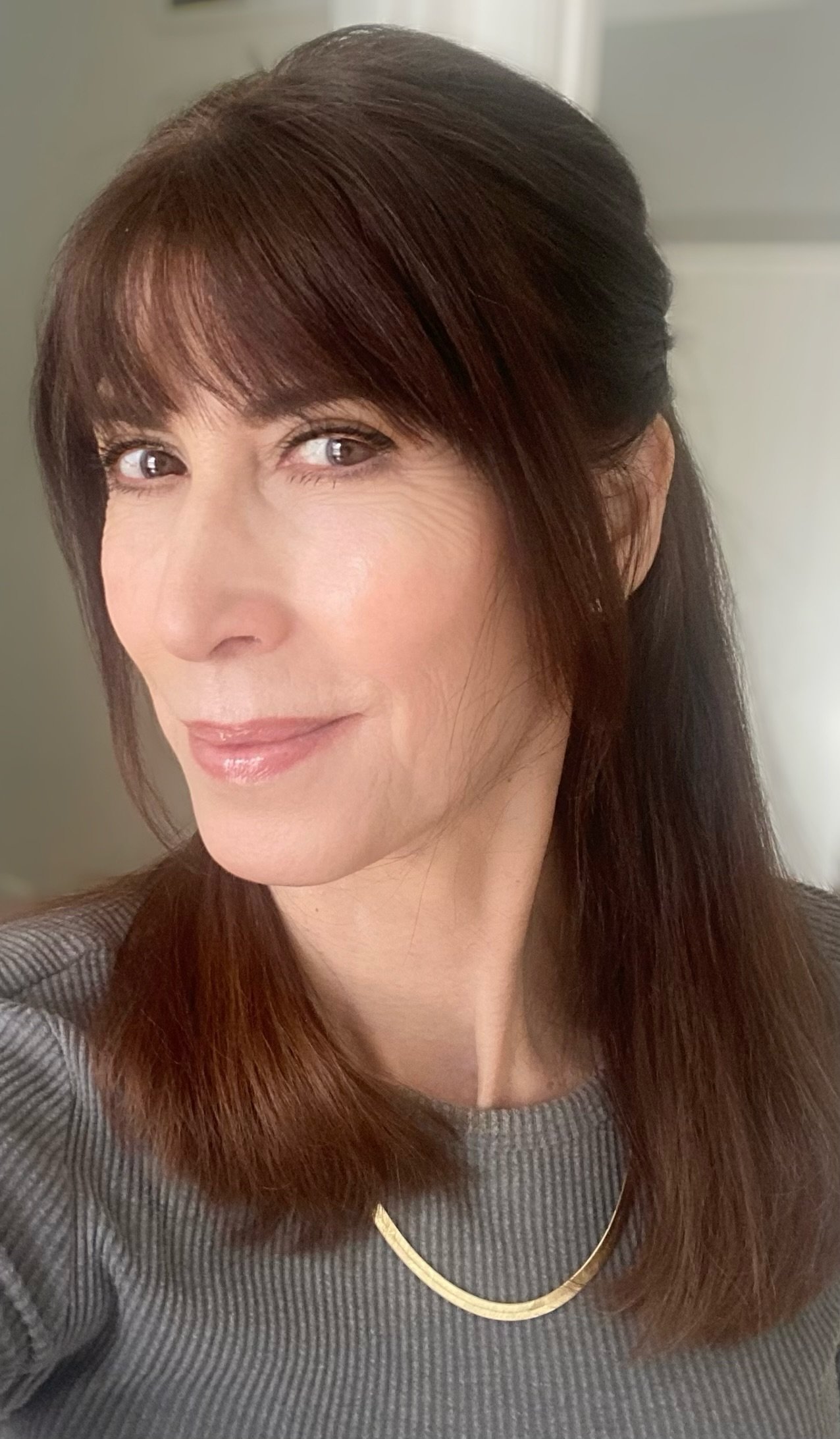 10 Tips for Looking Your Best Wearing Less Makeup Over 50