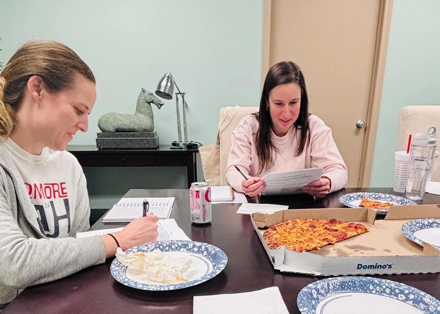 Tornado? I don&rsquo;t know her! 🌪️

Instead of being blown away by a tornado, our German students enjoyed a pizza party! 🍕
