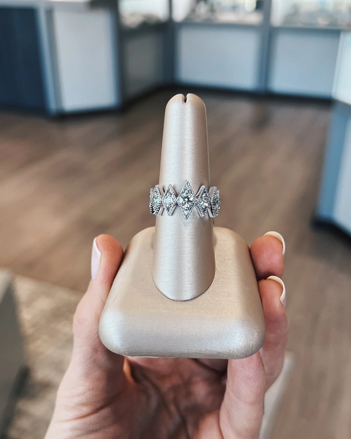 For some extra sparkly ✨✨✨ #broadoptionsjewels