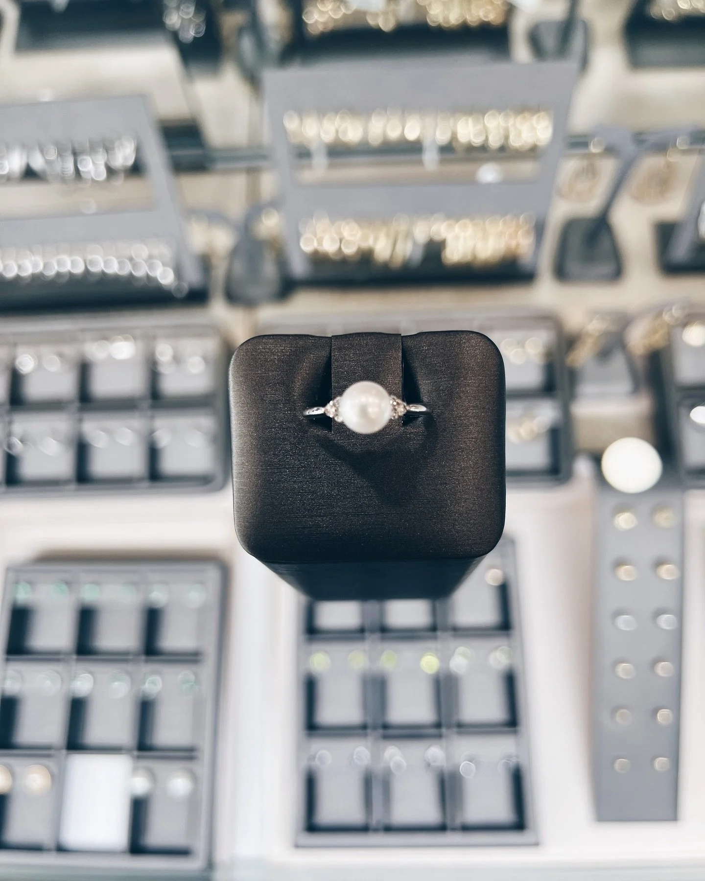 Timeless pearls ☁️ Always a classic, jewelry staple #broadoptionsjewels