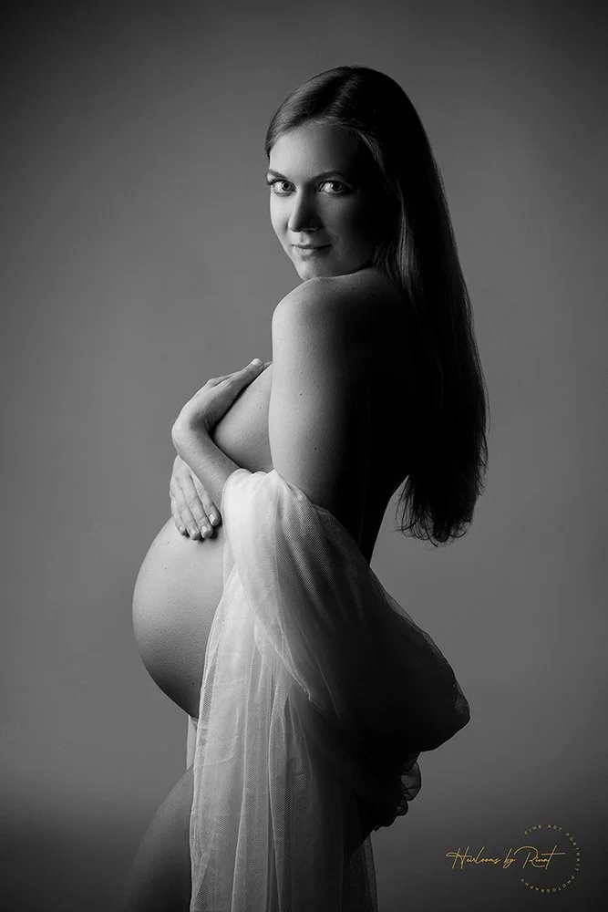 Black and white portrait of a pregnant woman