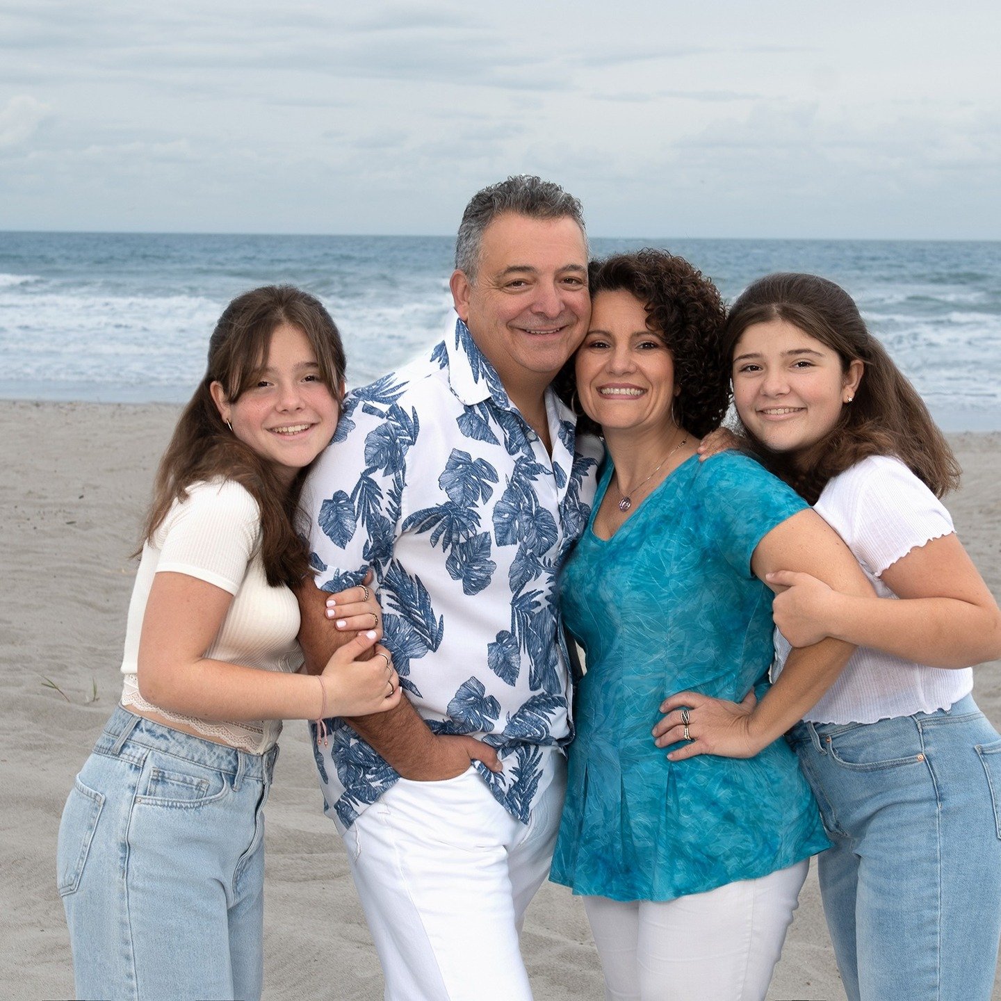 Capture Your Family&rsquo;s Beach Memories This Summer!
Spending time at New Smyrna Beach this June or July? Let&rsquo;s make it unforgettable with a custom family portrait session by the sea. 
Whether you're enjoying a summer vacation or hosting fam
