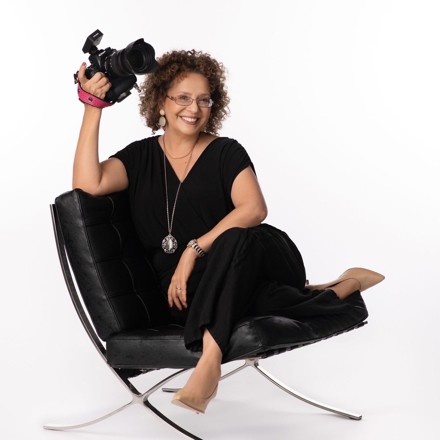 ✨ Exciting News! ✨
I&rsquo;m honored to share that I was recently interviewed and featured in OrlandoVoyager! 🎉
In the interview, I talk about how I got started as a photographer, the journey of growing my business, and why I&rsquo;m so passionate a