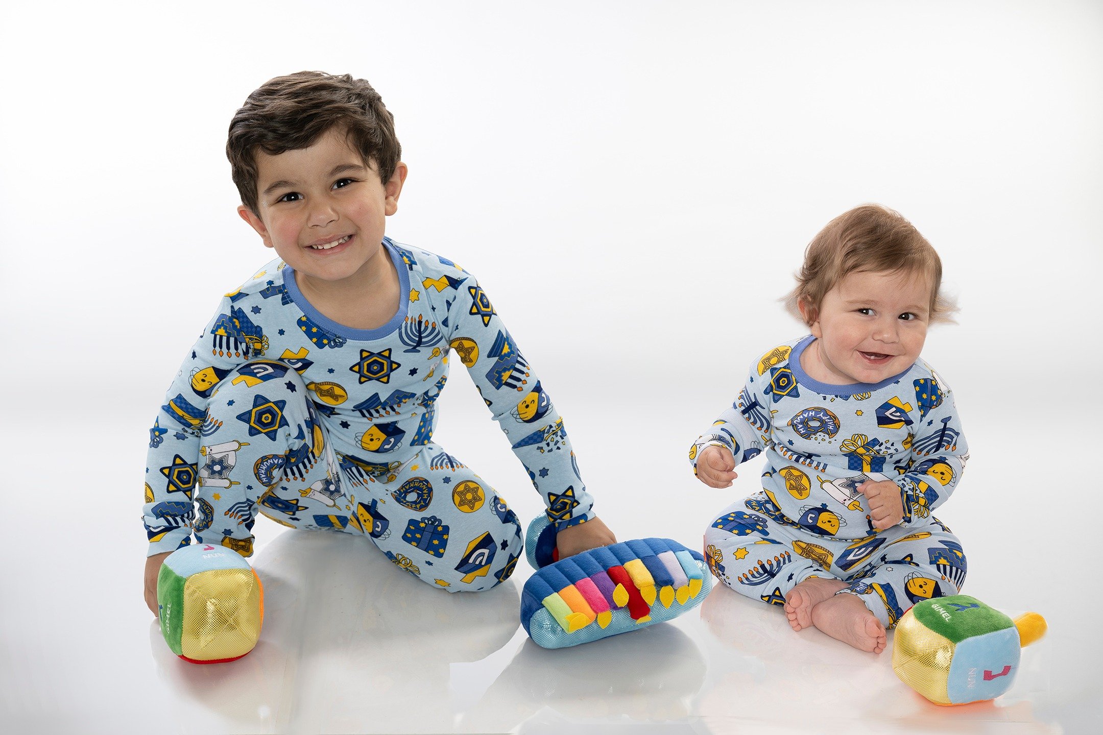 Tell me these two Hanukkah boys aren&rsquo;t the cutest thing you&rsquo;ve ever seen.
Wishing you a warm and joyful Festival of Lights &mdash; Happy Hanukkah! 🕎✨