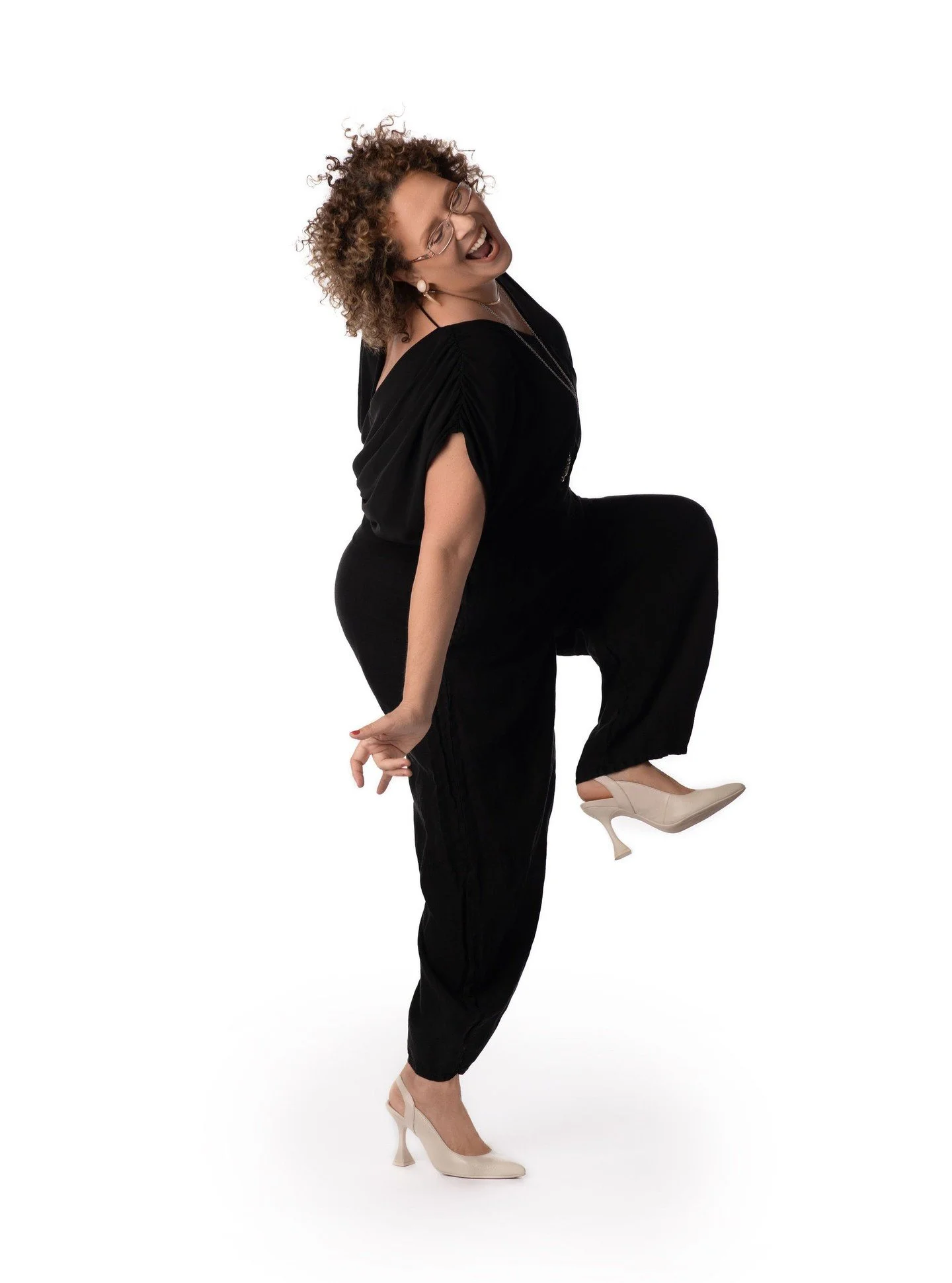 It&rsquo;s my birthday today, and I love my birthday 🥳

I love having a reason to celebrate&hellip; to enjoy, to have fun, and to feel deeply grateful 🙏

And when I feel grateful, I also feel generous ✨

So I have a birthday gift for you 🎁

If you