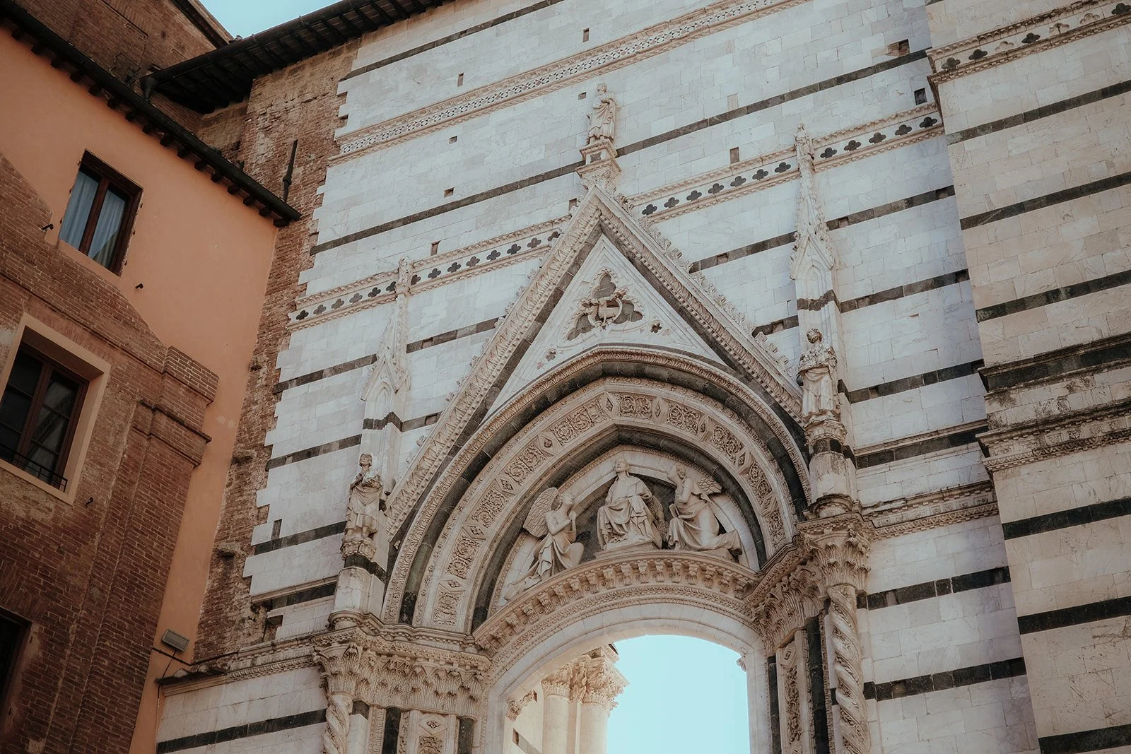 Elle and Zan, Siena-96_websize.jpg
