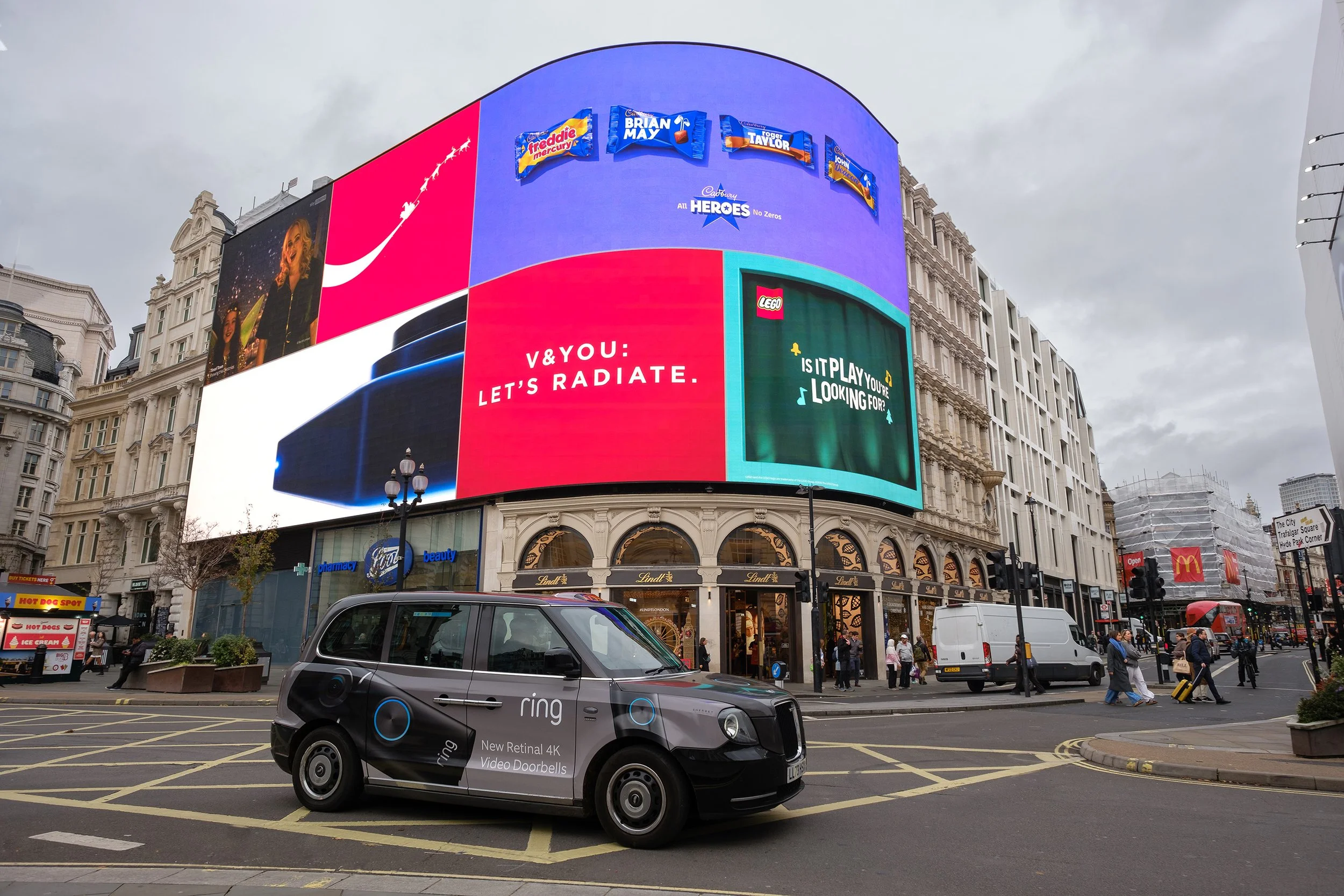 RING_DOORBELL_Piccadilly_Circus.jpg