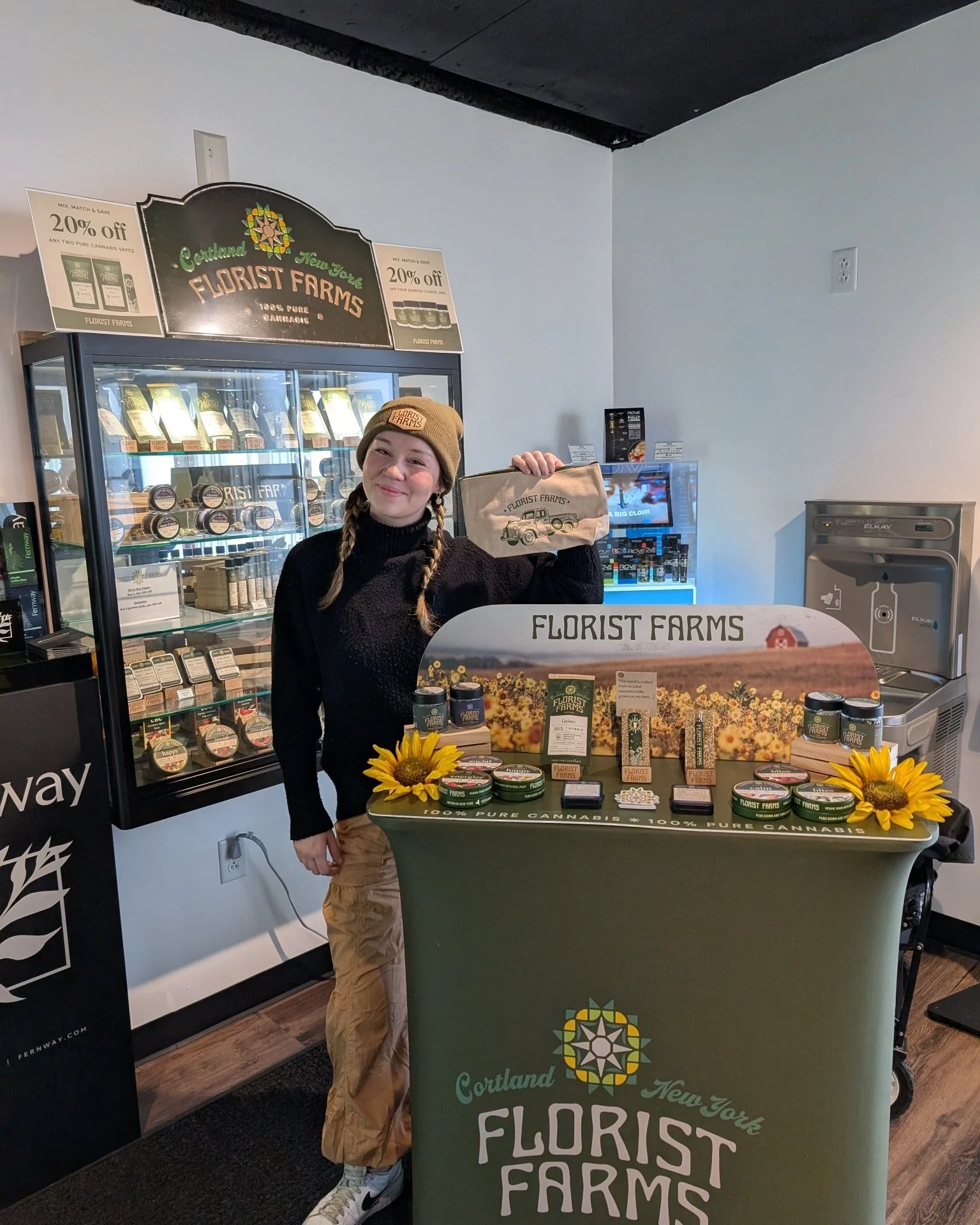 Florist Farms is in the house until 2pm! Stop in and check out their exclusive Black Friday deals and give aways! Spend over 100$ get a free gift!