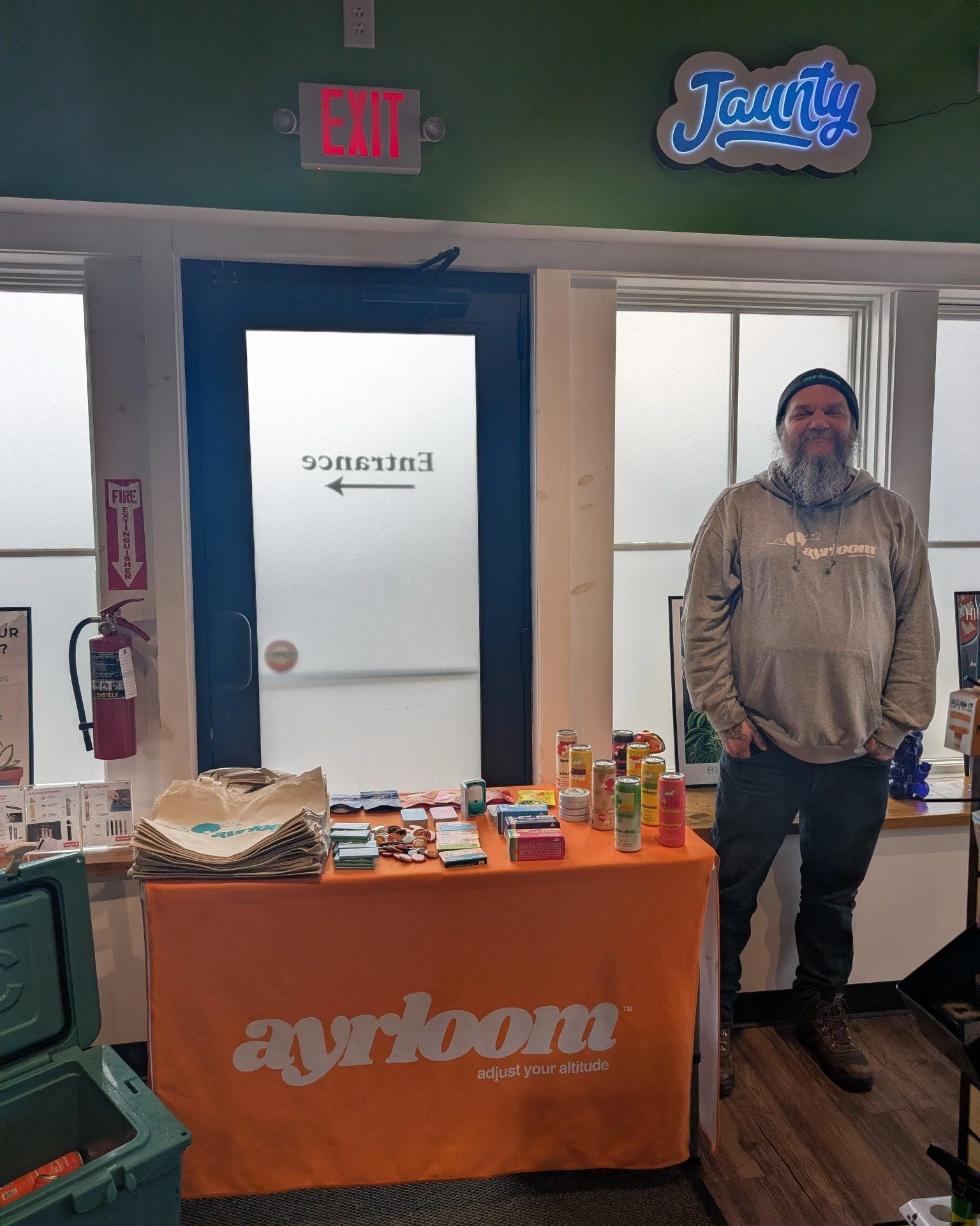 Last day to swing by and score some awesome deals! Also got Ayrloom here until 6pm! Come scoop up some swag!