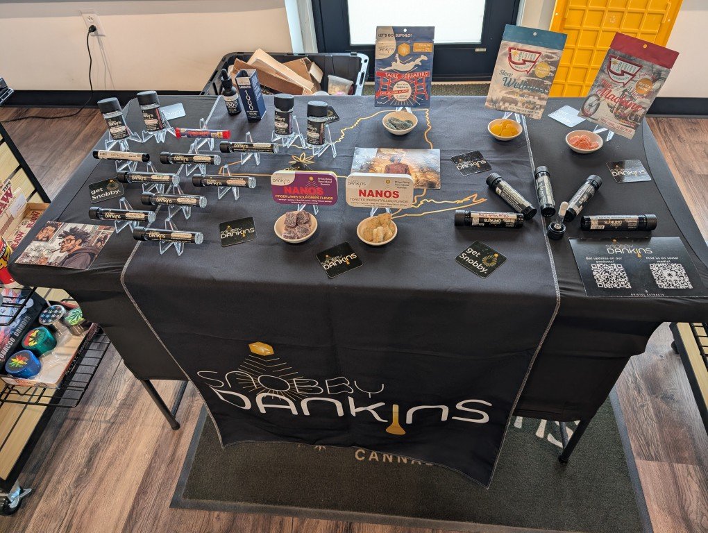 We have Randy here with Bristol Extracts until 4pm with new Senior Moments Pre-rolls! Come check him out!