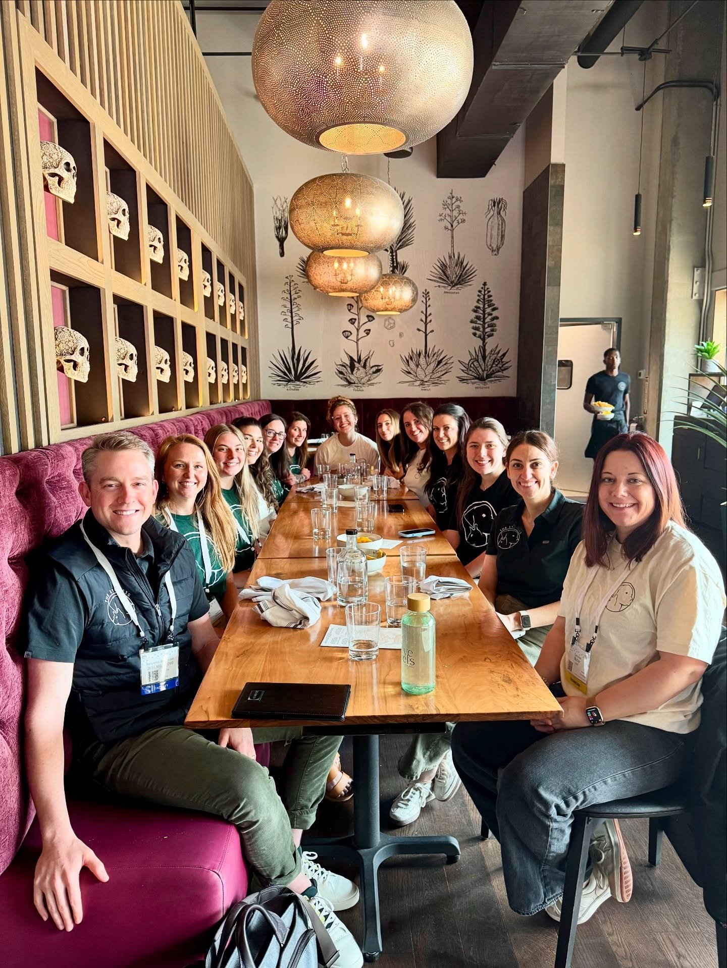 @dvm360 Fetch Nashville 2025 is a wrap! Nearly the entire team was able to attend for some CE. We were so fortunate to have Dr. Temple Grandin visit our booth. And Dr. Bergstrom presented on 3 different topics this year - swipe ➡️ to see how ChatGPT 