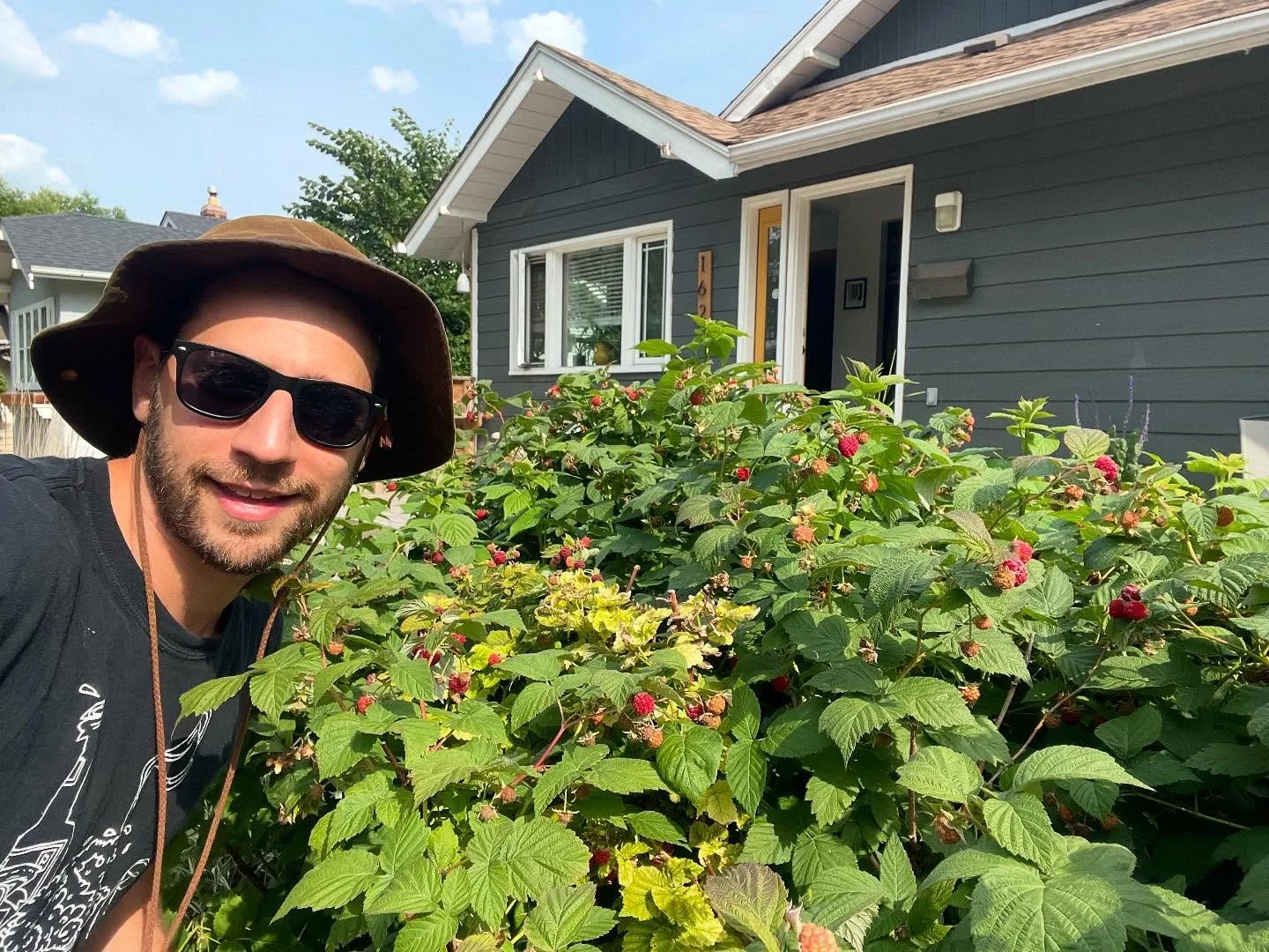 When you look close, there is fruit everywhere! It&rsquo;s our favourite time of year 🥰

Cherries, currants, raspberries: all ready! We&rsquo;re picking! Apples are just about to start. Bring us your fruit! We take it all :)

 #ExploreWinnipeg
#Natu