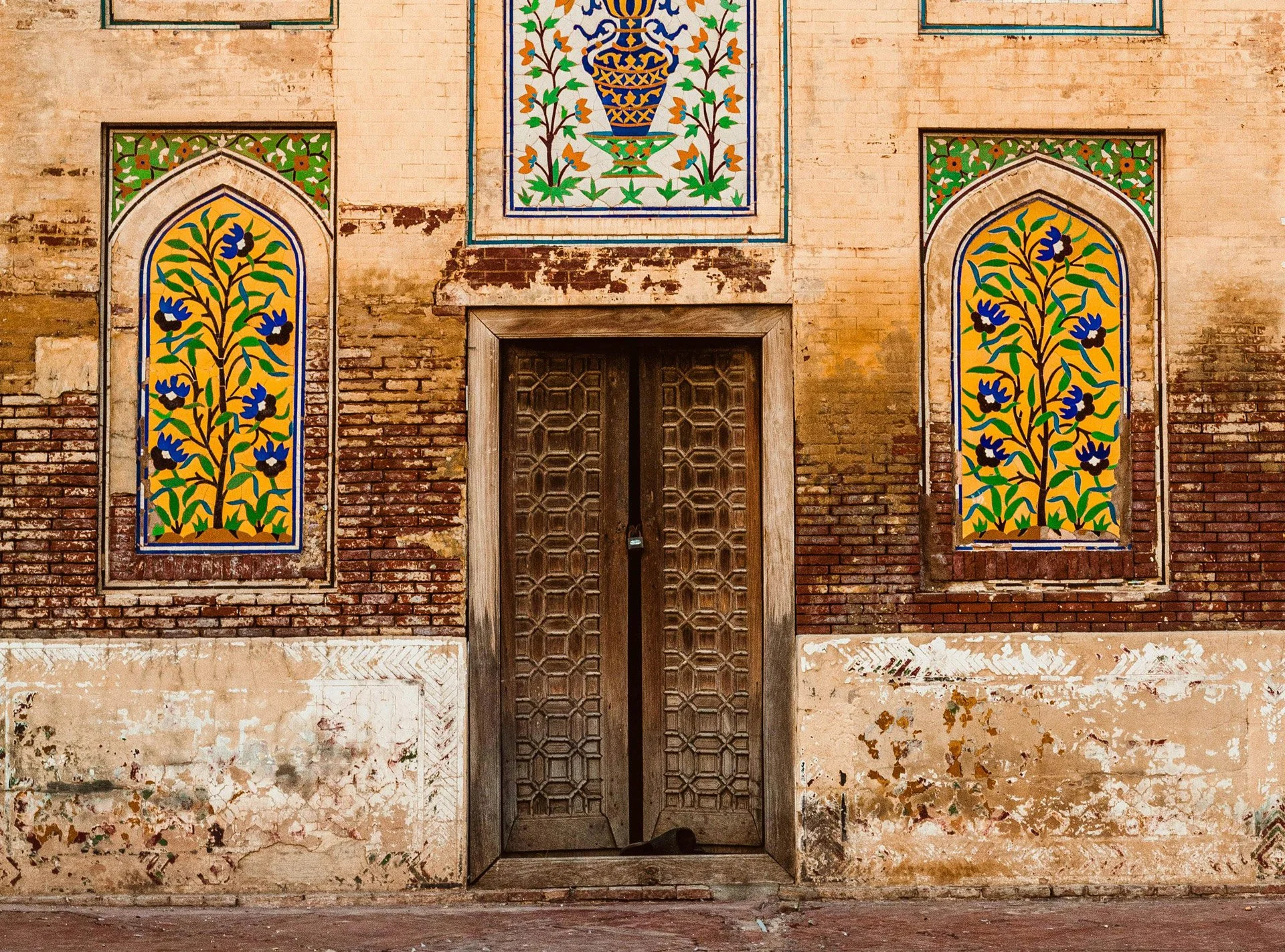 Anxiety, Attachment, Conflict &amp; Connection: Relationship Questions People Search When They’re Struggling