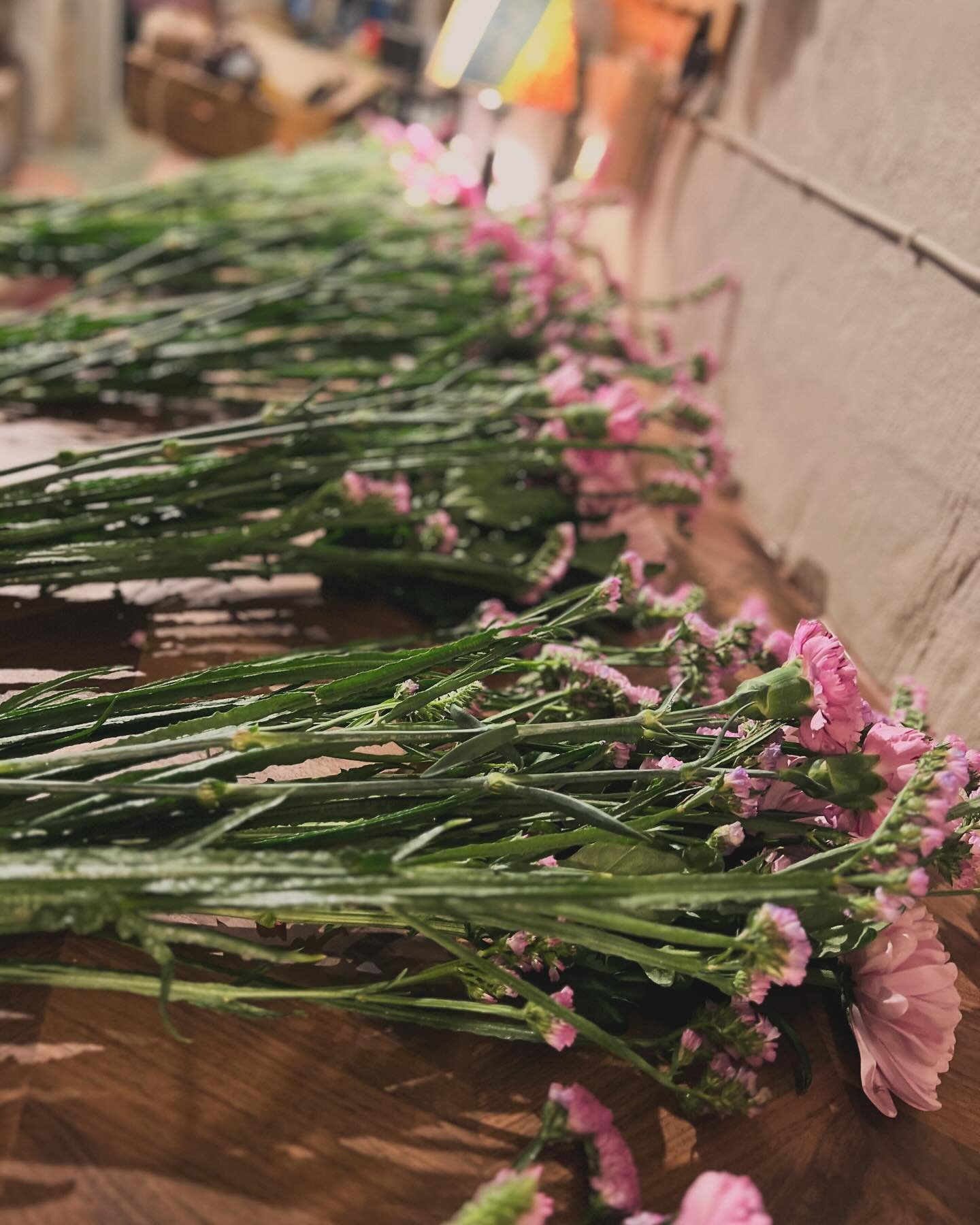 &bull; En leverans till en fantastisk gala i &Aring;re! Ni g&ouml;r det s&aring; bra, heja er @arerestauranggala 

&bull;
&bull;
&bull;

#snittblommor #buketter #vinnarbuketter #v&aring;rblommor #bukett #restauranger #gala #event #eventblommor #flowe