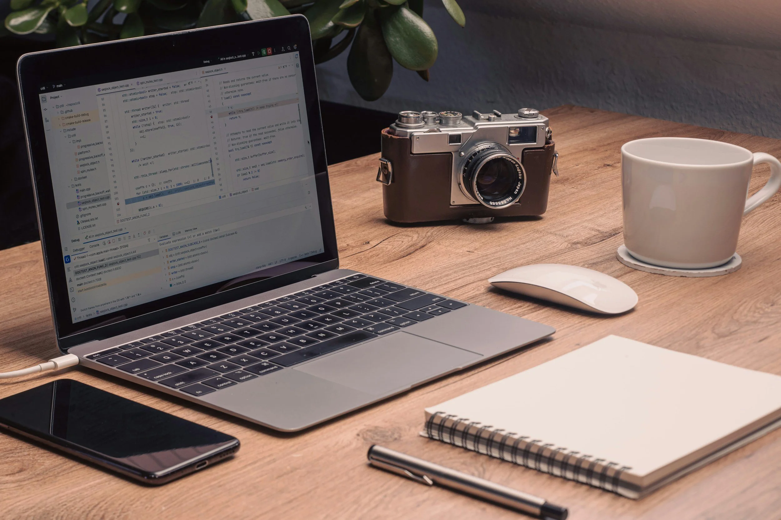 Laptop with business software used by Ontario virtual assistants