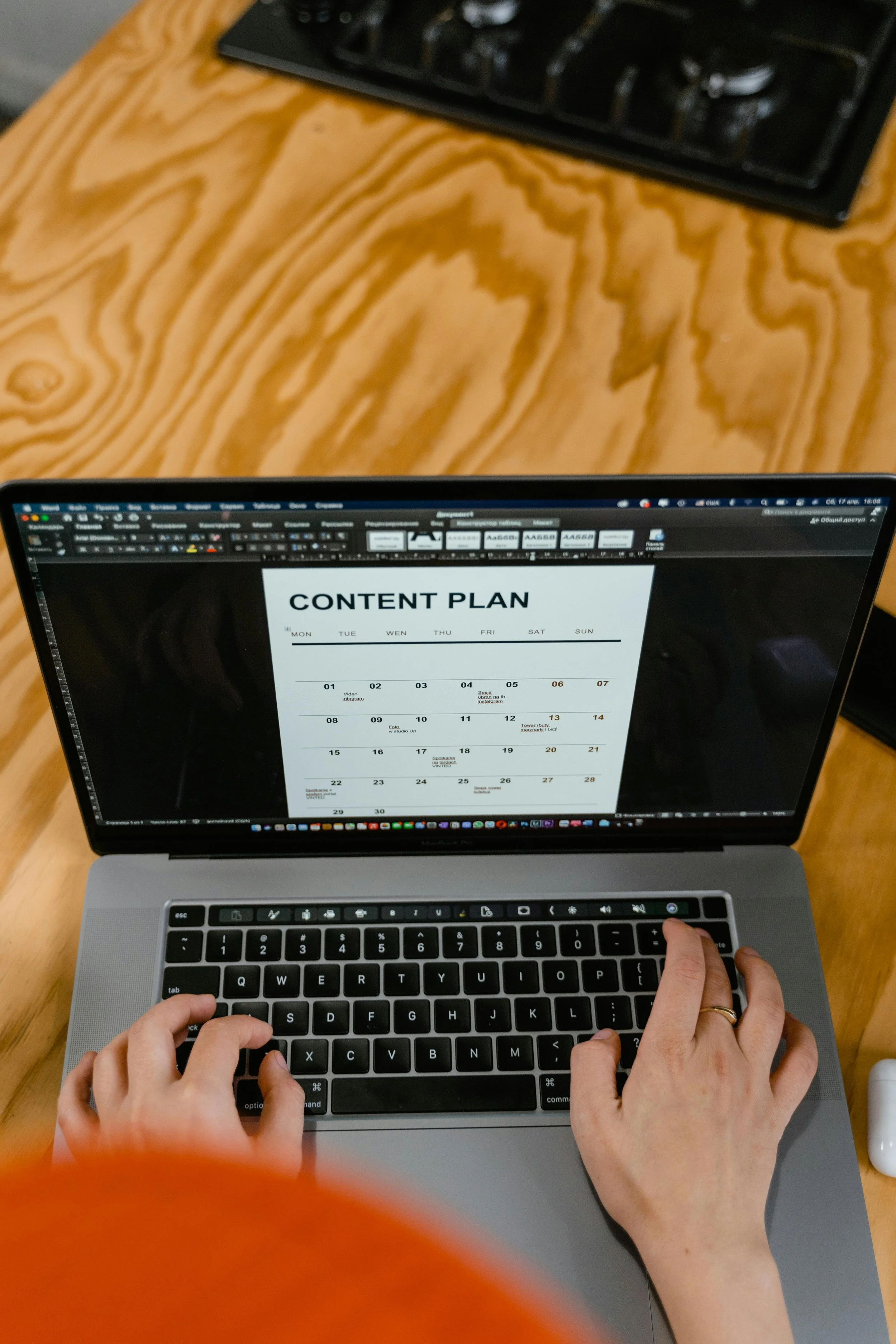 Canadian virtual assistants offer specialized services from email management to customer support, helping entrepreneurs work smarter.