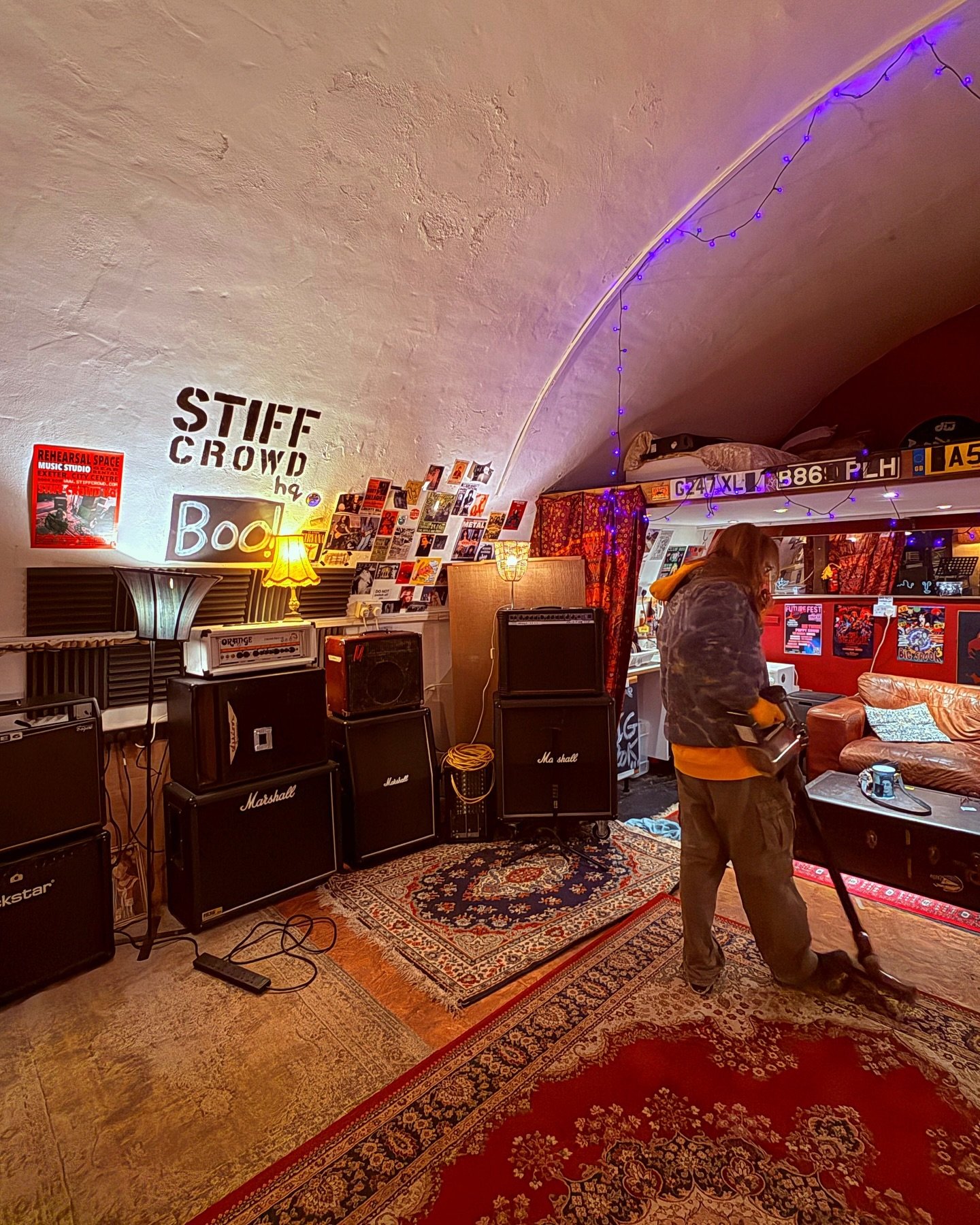 THANKS FOR KEEPING THE HQ SO BUSY RECENTLY, YOU GUYS! AS OUR WAY TO SAY THANK YOU, HERE ARE SOME SPICY BEHIND-THE-SCENES EXCLUSIVE PICS OF WHAT JACOB CAN DO WITH OUR VACUUM CLEANER.

PLUS SOME COZY STIFF VIBES FOR YOUR FEED. XOX