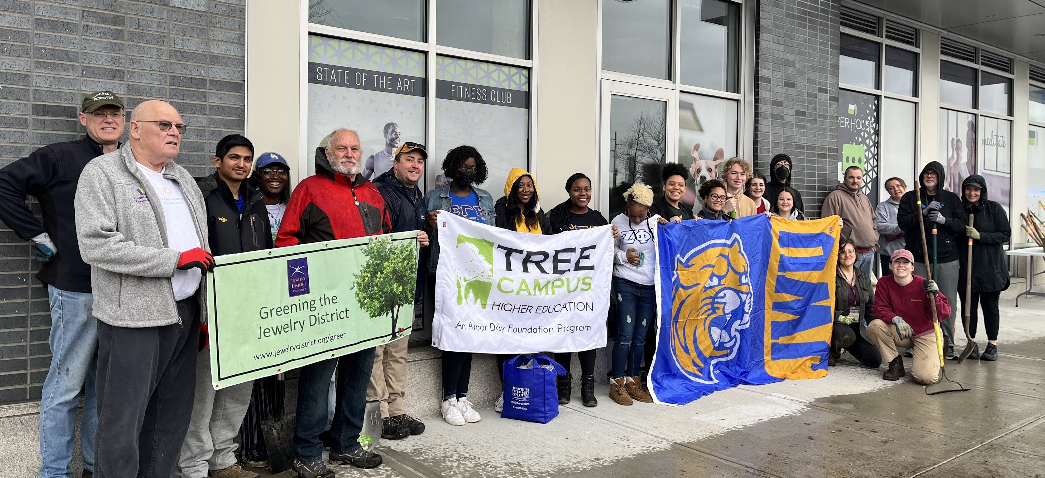 Johnson and Wales and neighborhood volunteers