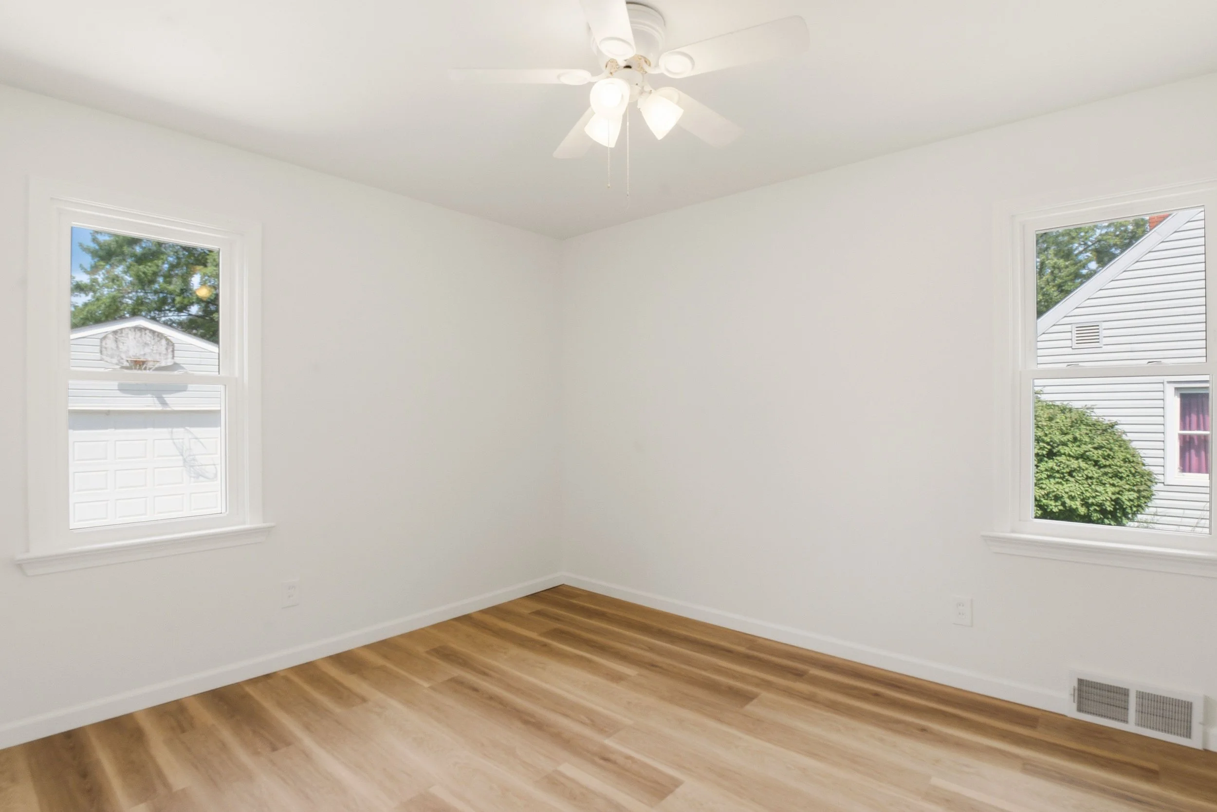 5572 Porter Rd, North Olmsted (18).jpg