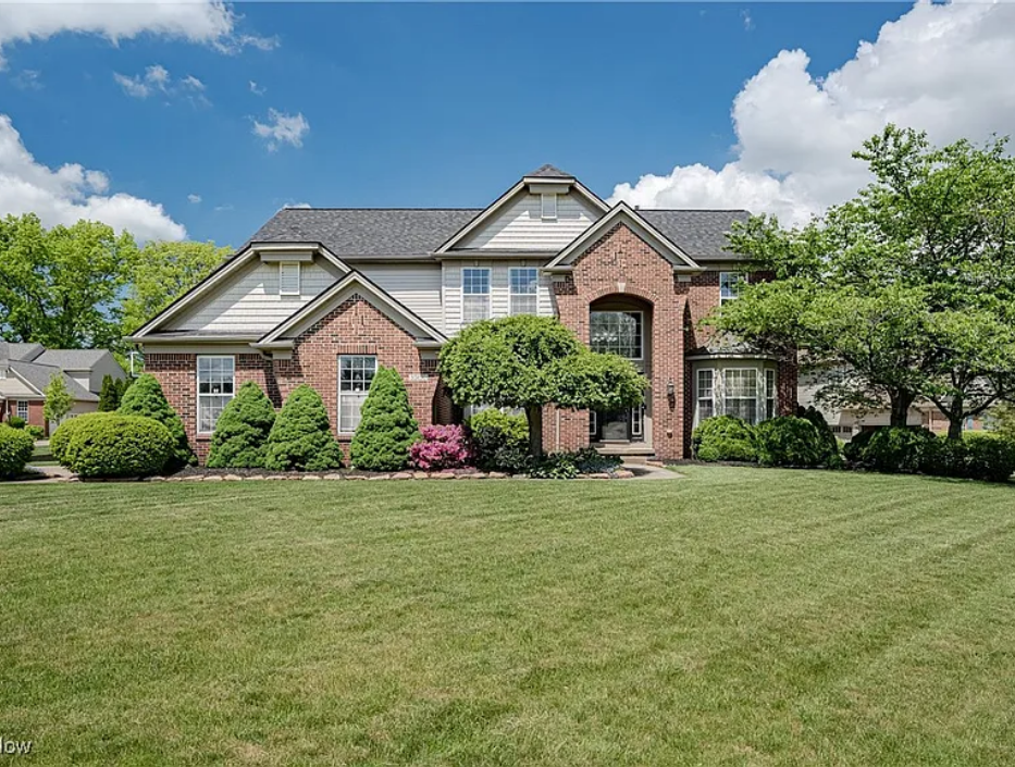 35150 Emory Dr Avon, OH 44011
