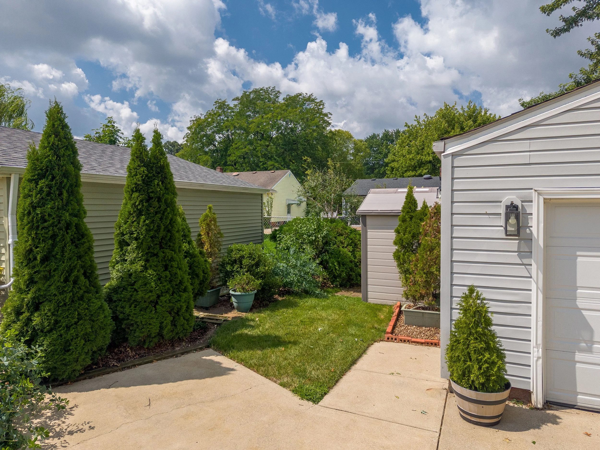 5572 Porter Rd, North Olmsted (5).jpg