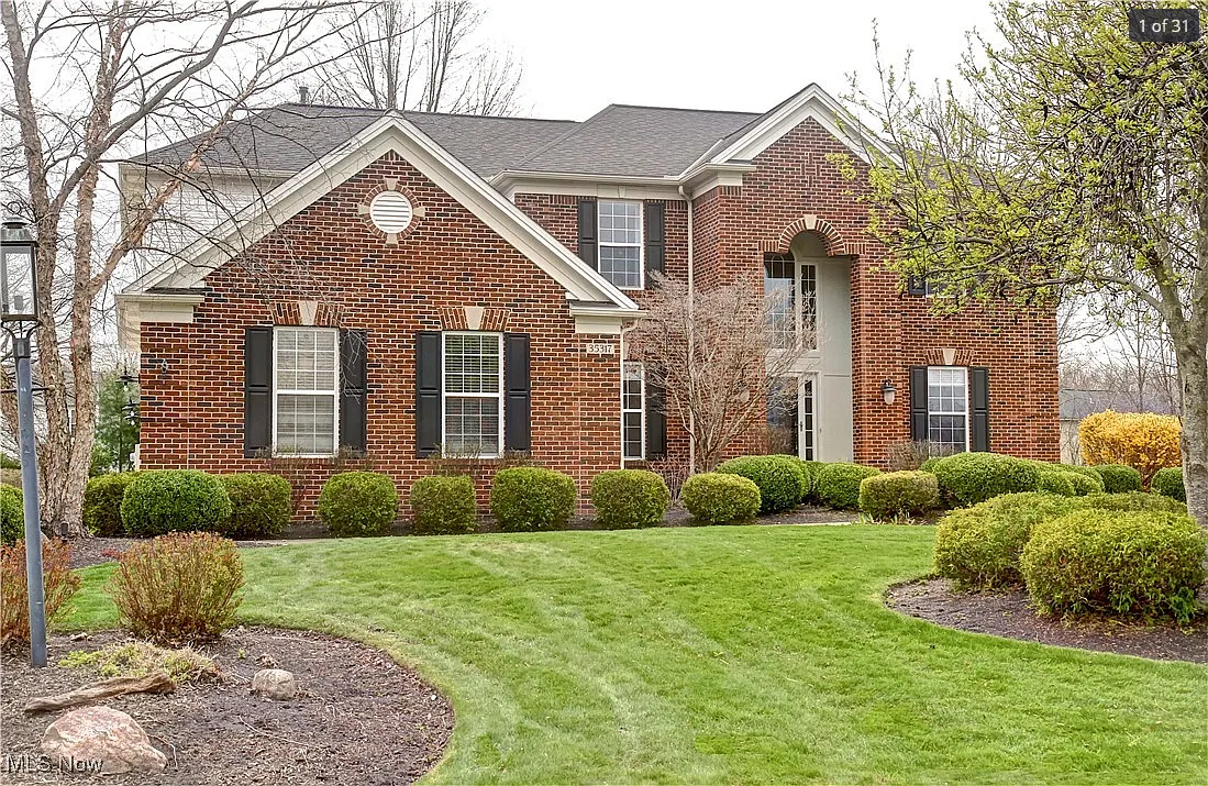35317 Emory Dr Avon, OH 44011