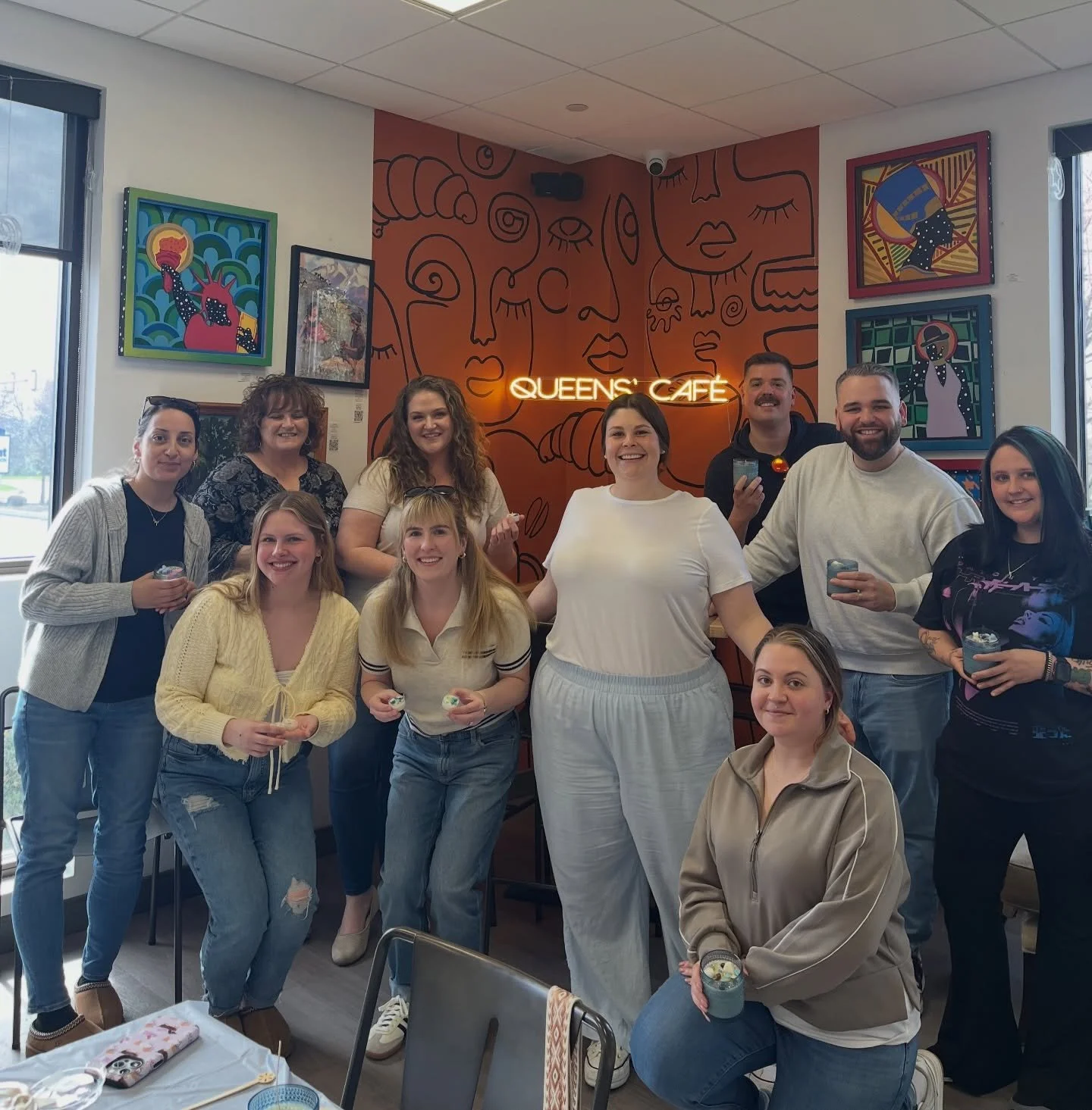 THANK YOU @queenscaferdg and everyone who came out to craft this afternoon! The lattes were flowing, the space was phenomenal, and we had such a good time hanging.

First workshop with a new jar switching it up and keeping things fresh. Thank you all