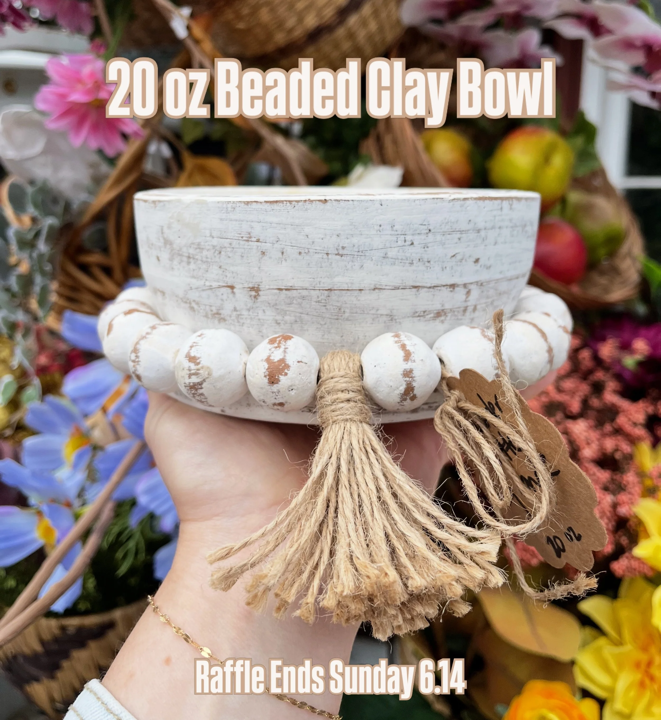 Win a Refillable Beaded Clay Bowl Soy Candle

$5 Raffle ➡️ head to ShePaintsCo to enter 
Winner announced Sunday, June 14th at 5 PM

Filled with phthalate free, carcinogen free, and paraben free oils and 100% soy wax. 

Scent: Coastal Cottage 🌊

#cl