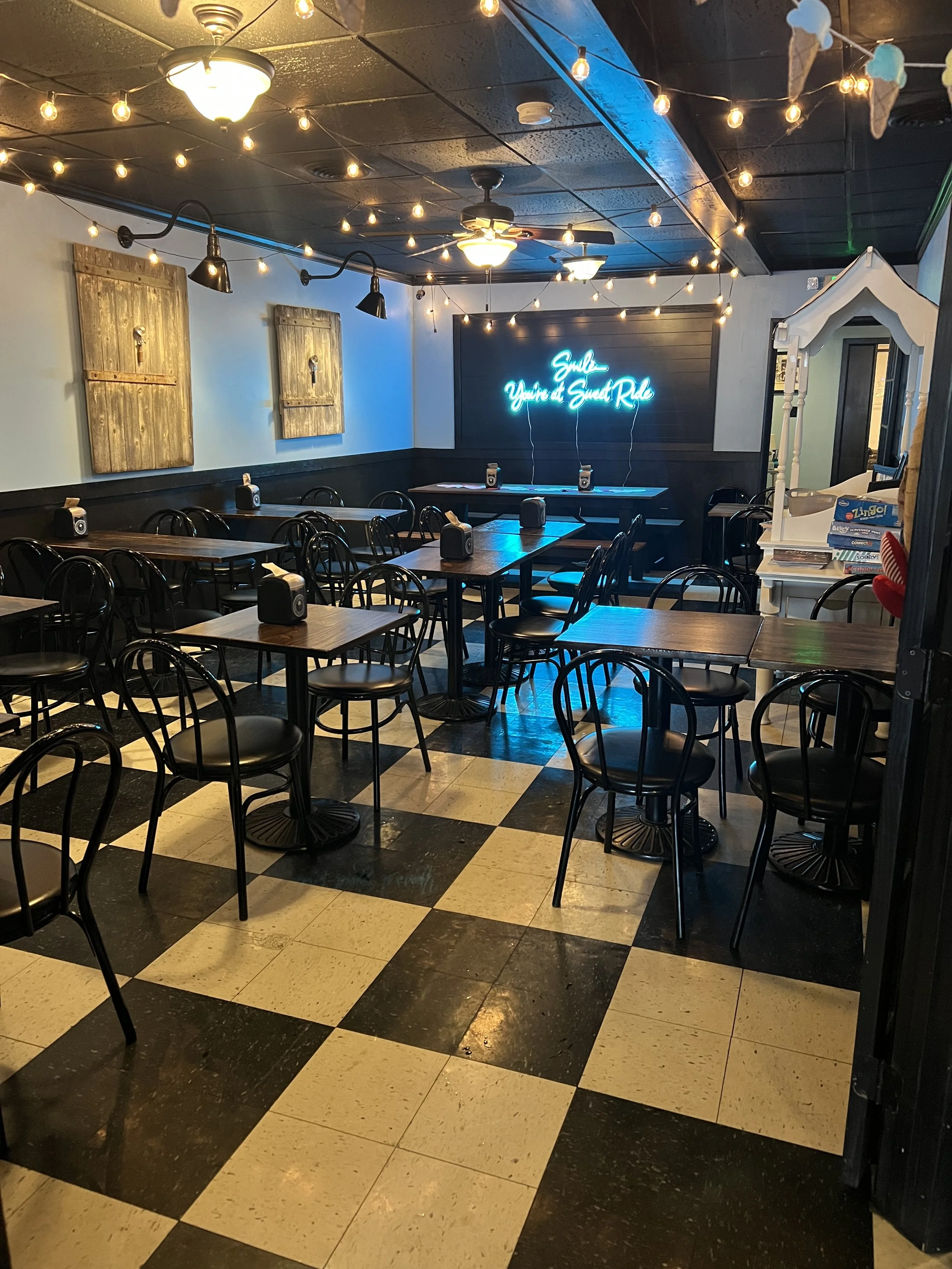 2/7 3 pm Galentine's on the Ave Candle Making Experience at Sweet Ride Ice Cream