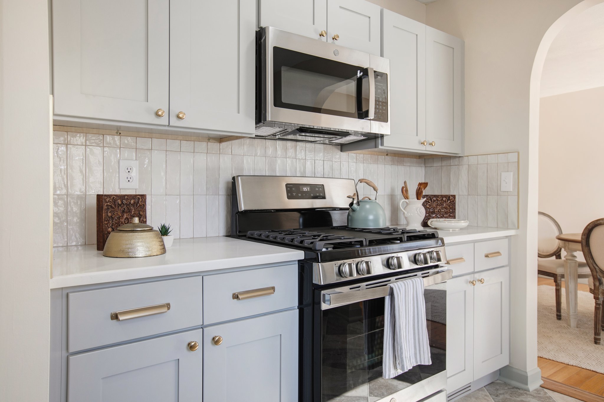 The Angela Home - A Charming English Cottage