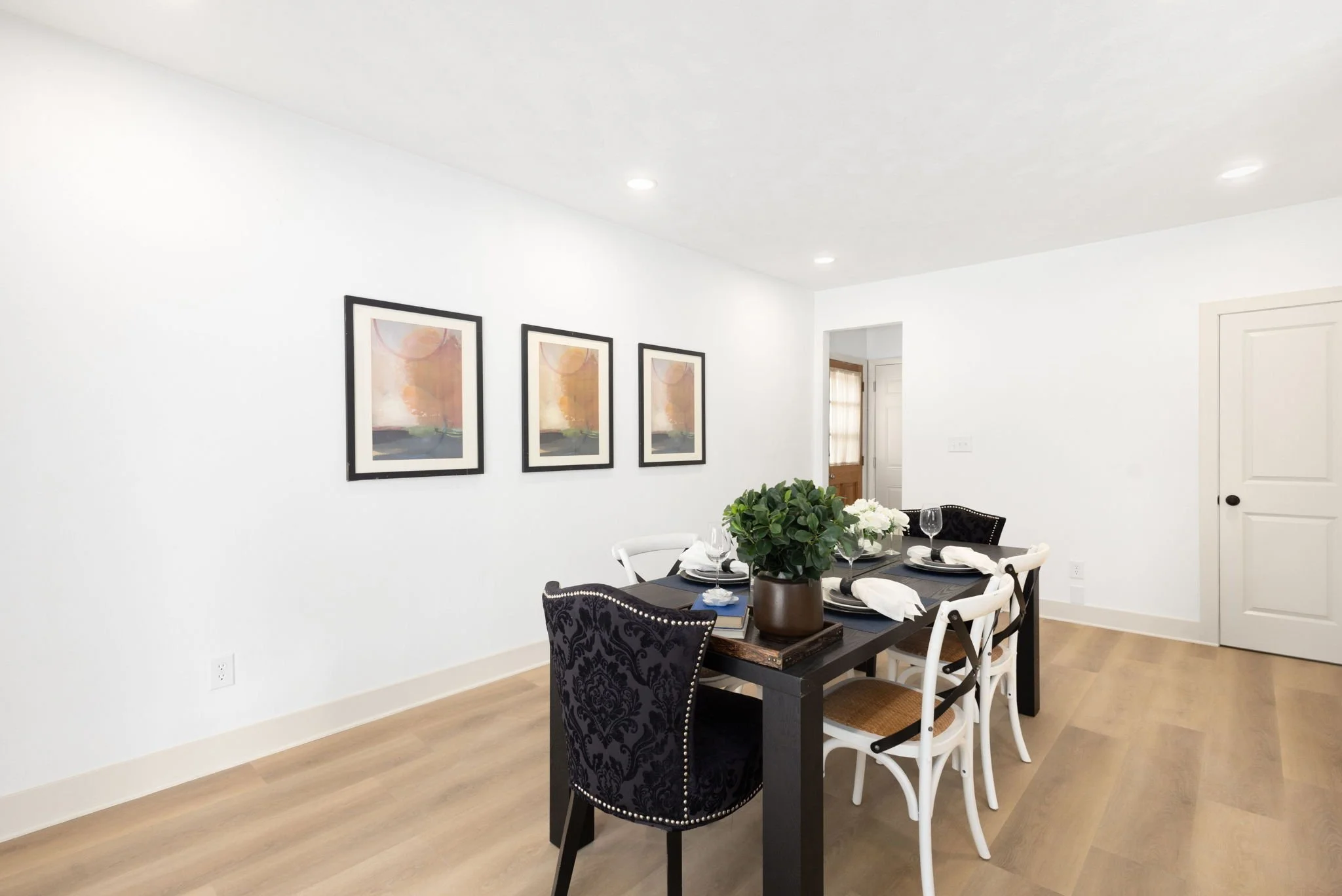 1031 N Ironwood_8.jpg