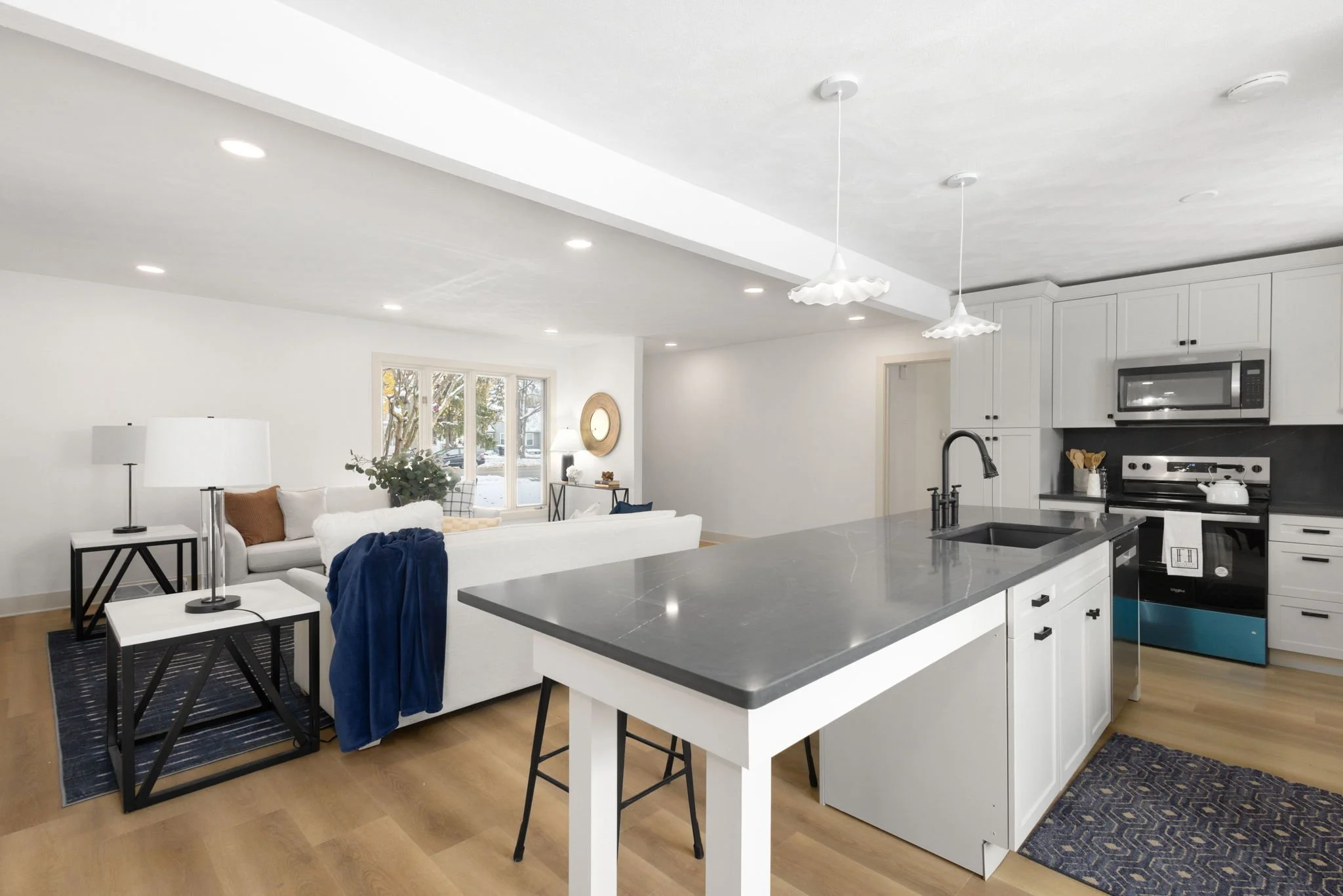 1031 N Ironwood_10.jpg