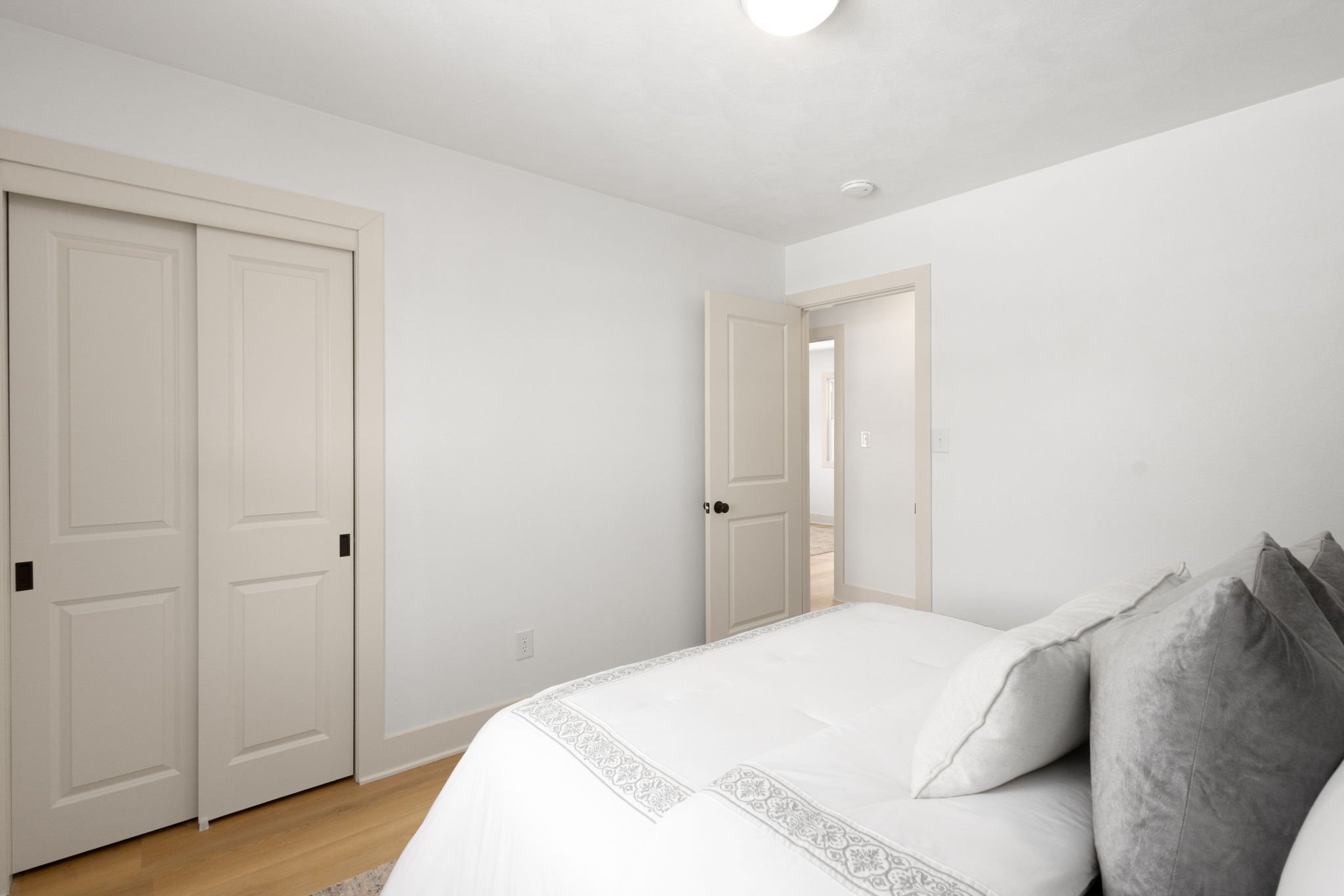 1031 N Ironwood_20.jpg