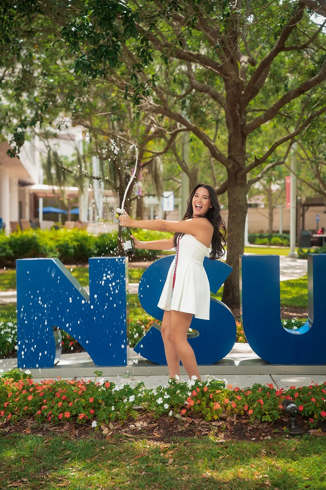 🎓 NSU Graduation Photography: Elegance in Fort Lauderdale