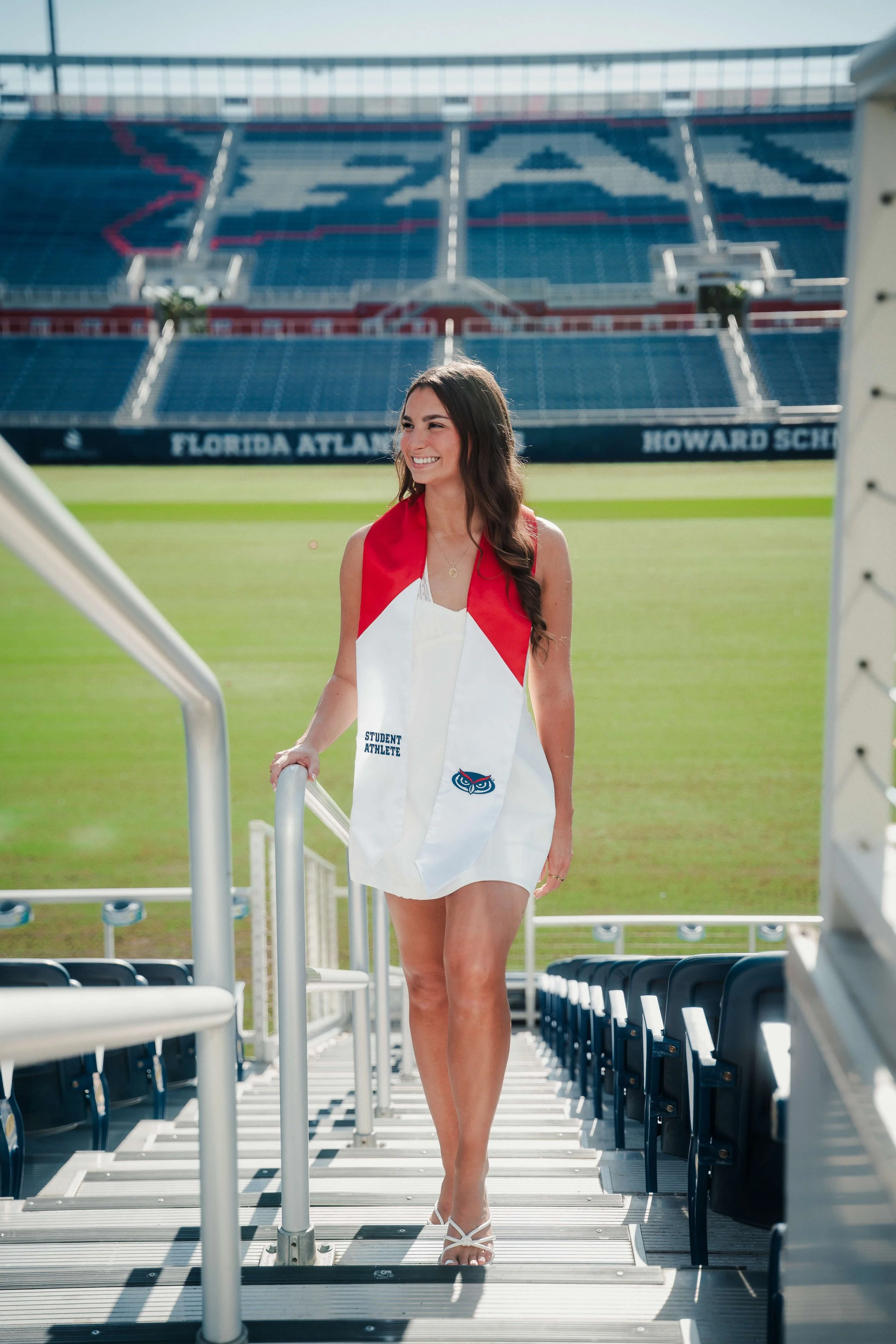 Where Can I Find a Photographer in Florida Who Specializes in Graduation Portraits?